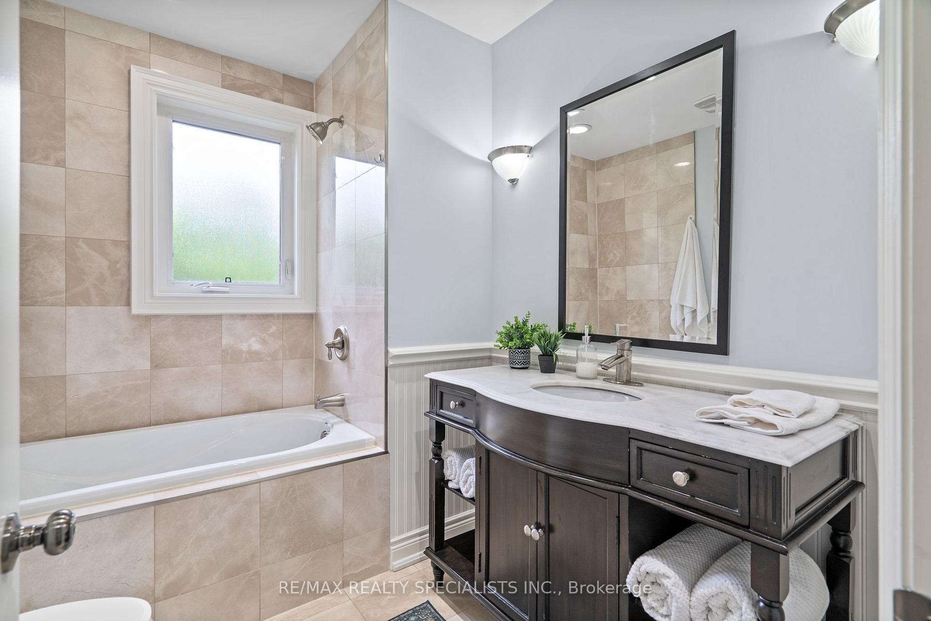 Photo 24 of 42 Heathview Avenue, North York, Bayview Village — HOMEH