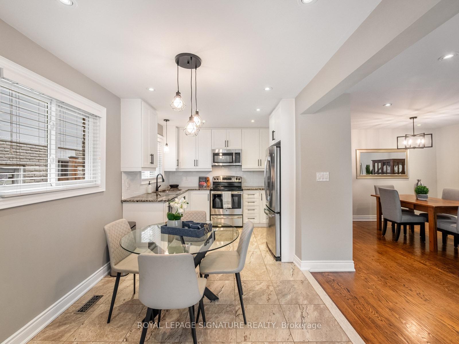 Photo 6 of 160 Holmcrest Trail, Scarborough, Centennial Scarborough — HOMEH