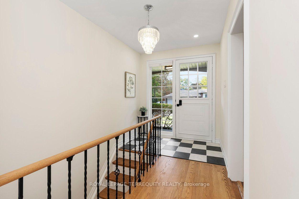 Photo 5 of 21 Greencoat Road, Etobicoke, Islington-City Centre West — HOMEH