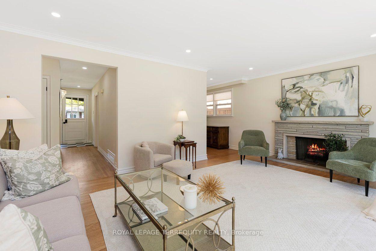 Photo 9 of 21 Greencoat Road, Etobicoke, Islington-City Centre West — HOMEH
