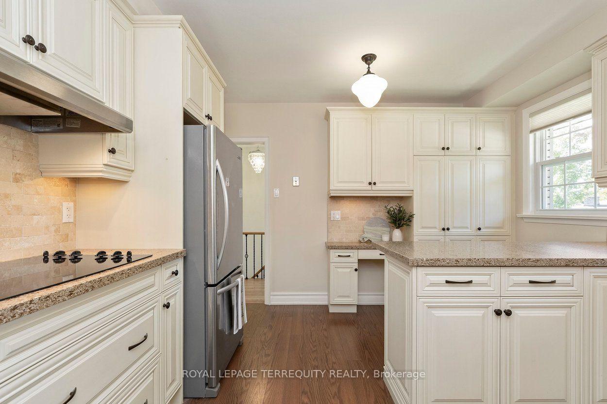 Photo 17 of 21 Greencoat Road, Etobicoke, Islington-City Centre West — HOMEH