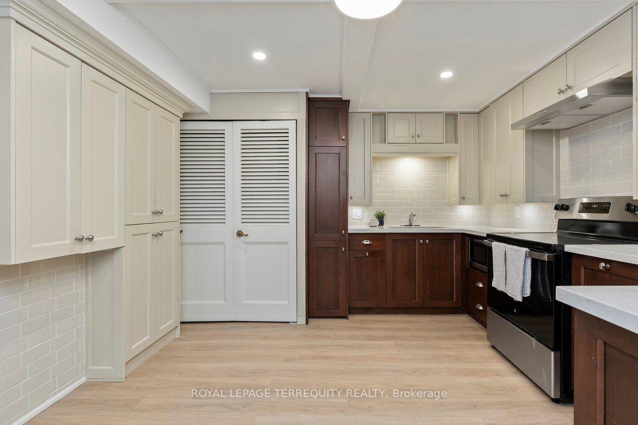 Photo 25 of 21 Greencoat Road, Etobicoke, Islington-City Centre West — HOMEH