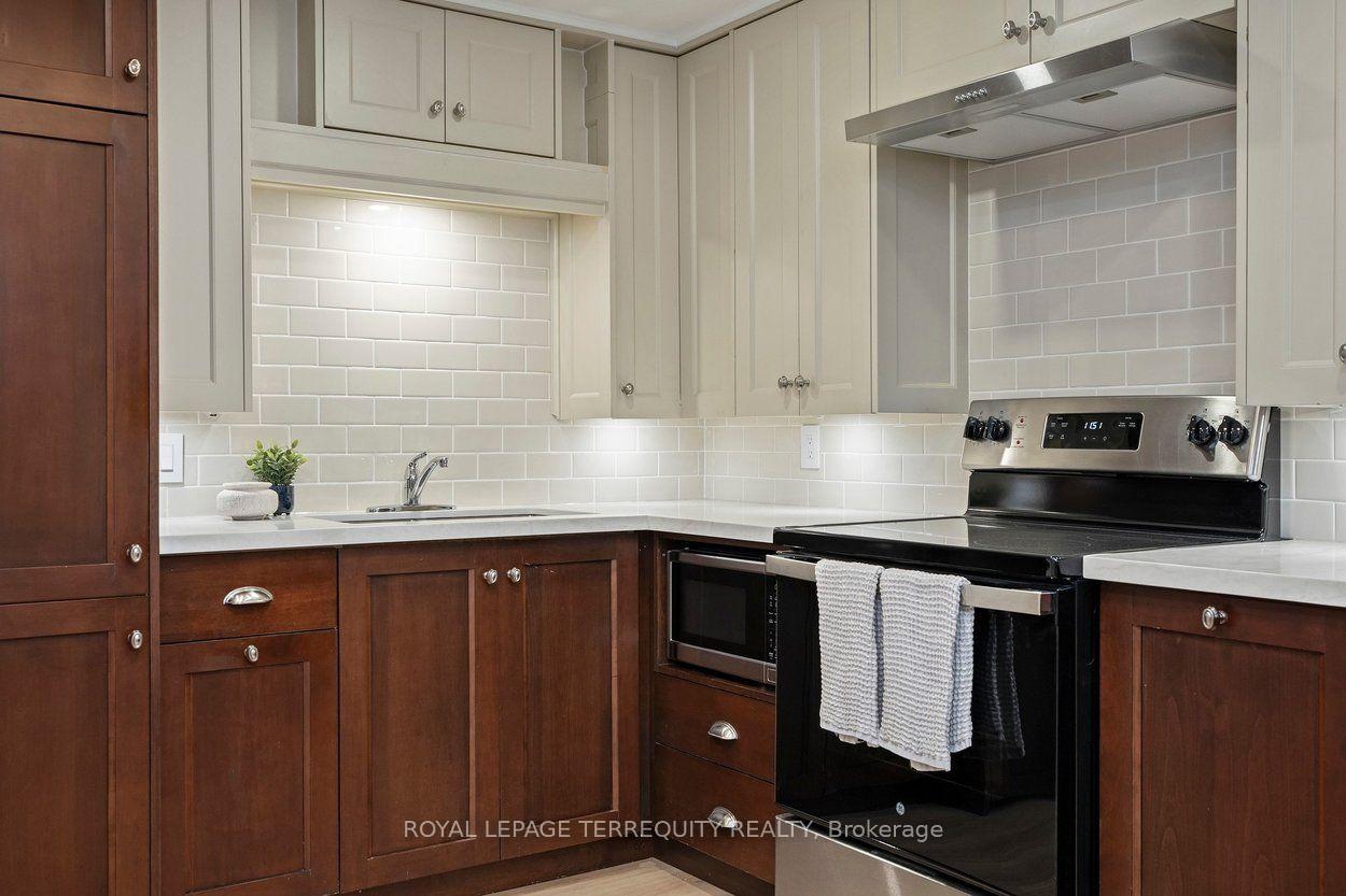 Photo 26 of 21 Greencoat Road, Etobicoke, Islington-City Centre West — HOMEH