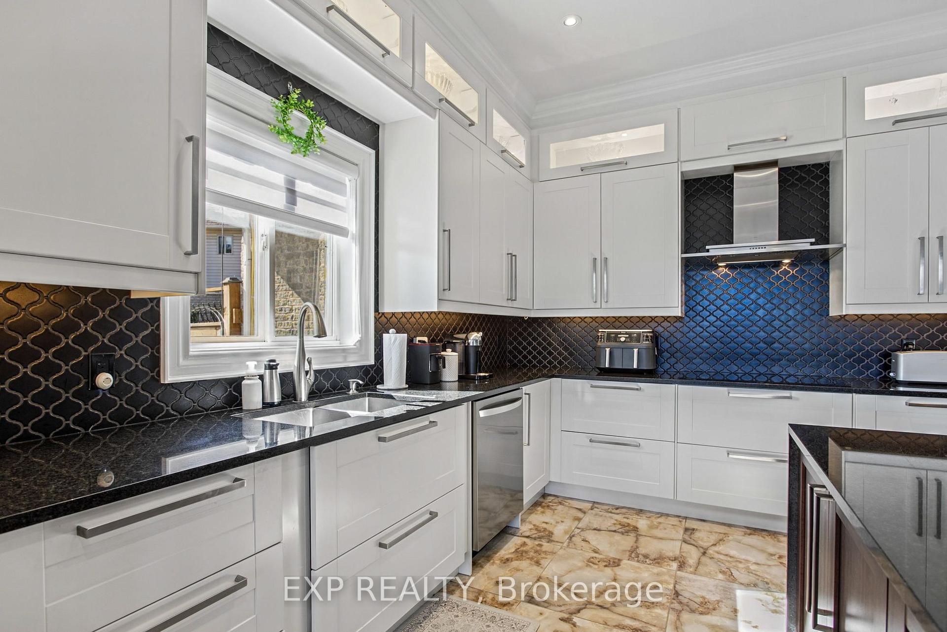 Photo 15 of 4 Playfair Court, Hamilton, Meadowlands — HOMEH