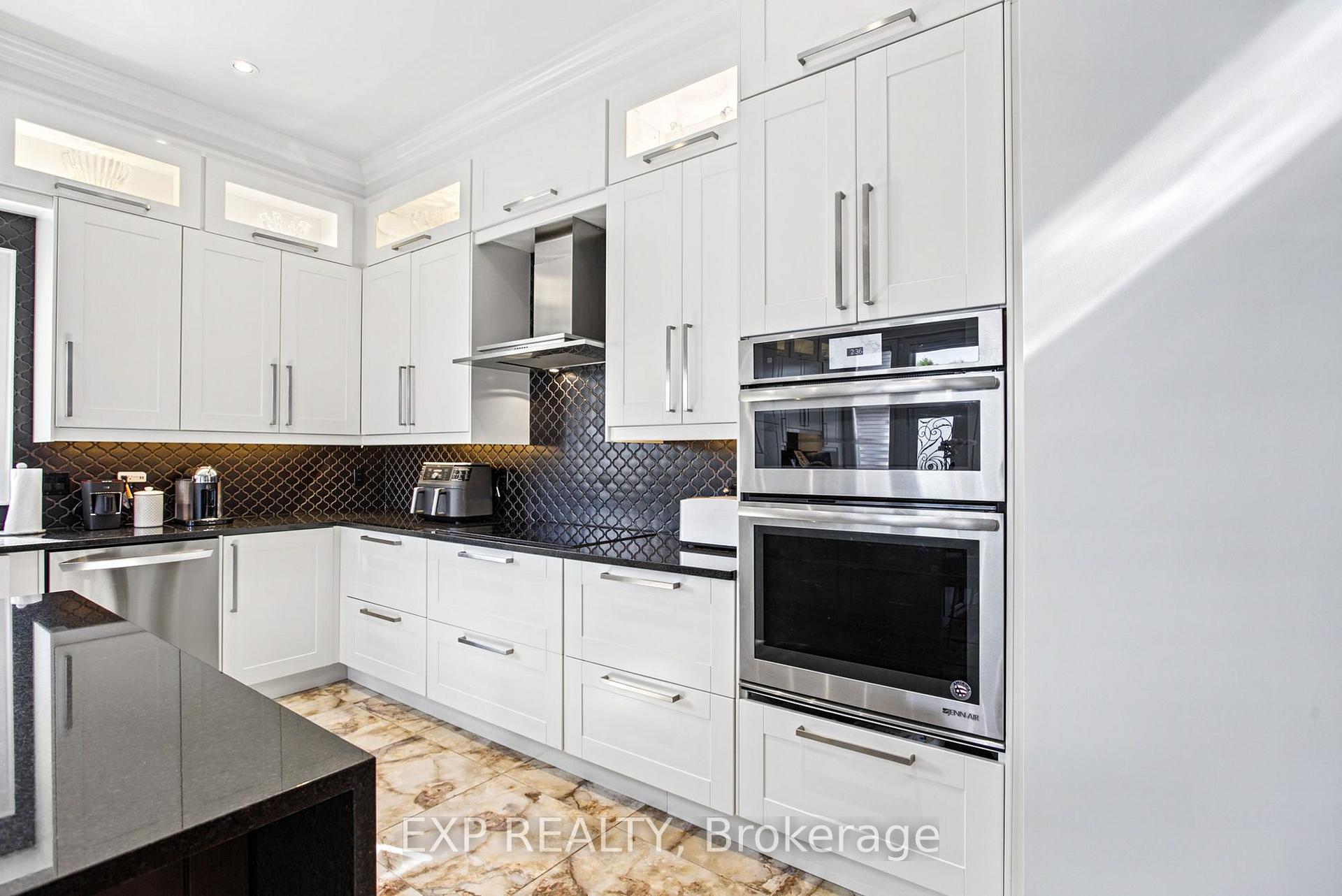 Photo 16 of 4 Playfair Court, Hamilton, Meadowlands — HOMEH