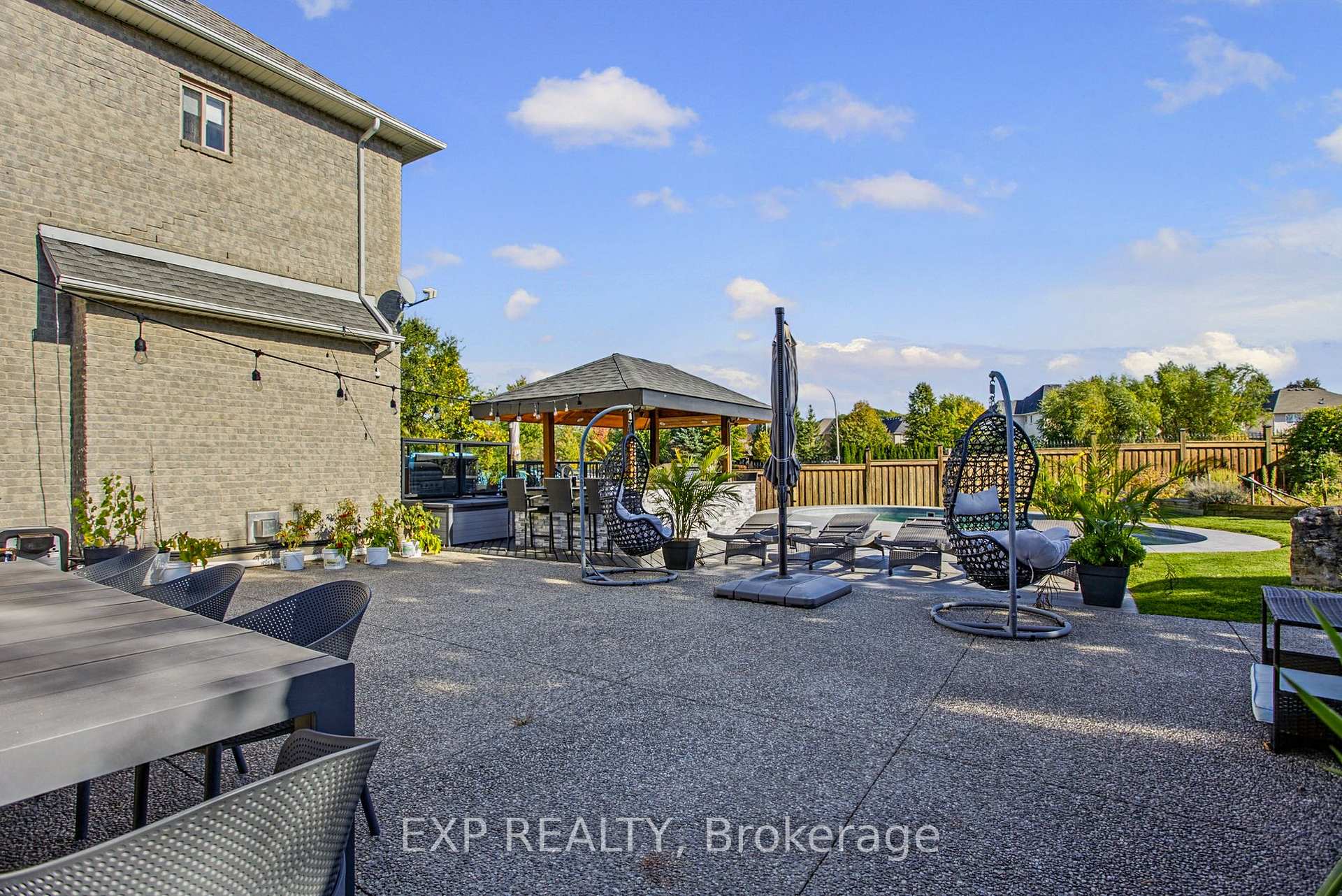 Photo 47 of 4 Playfair Court, Hamilton, Meadowlands — HOMEH