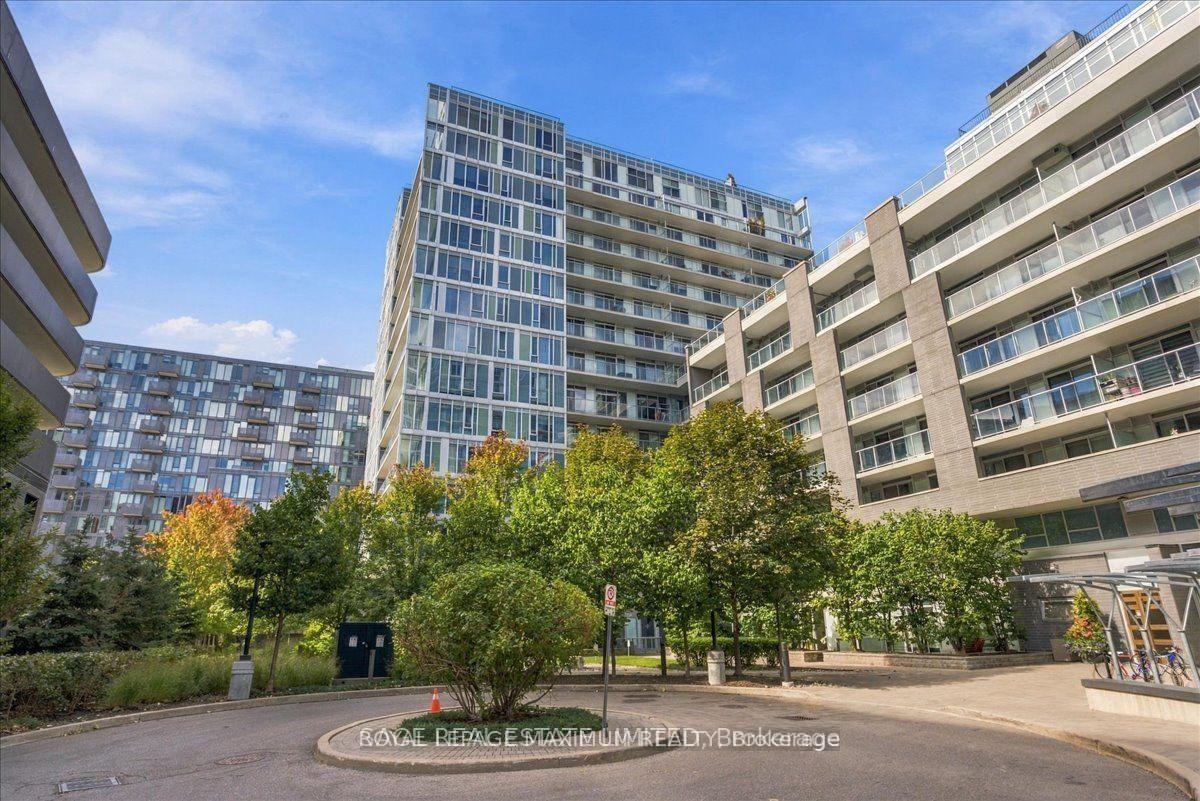 Photo of Unit W212, 565 Wilson Avenue