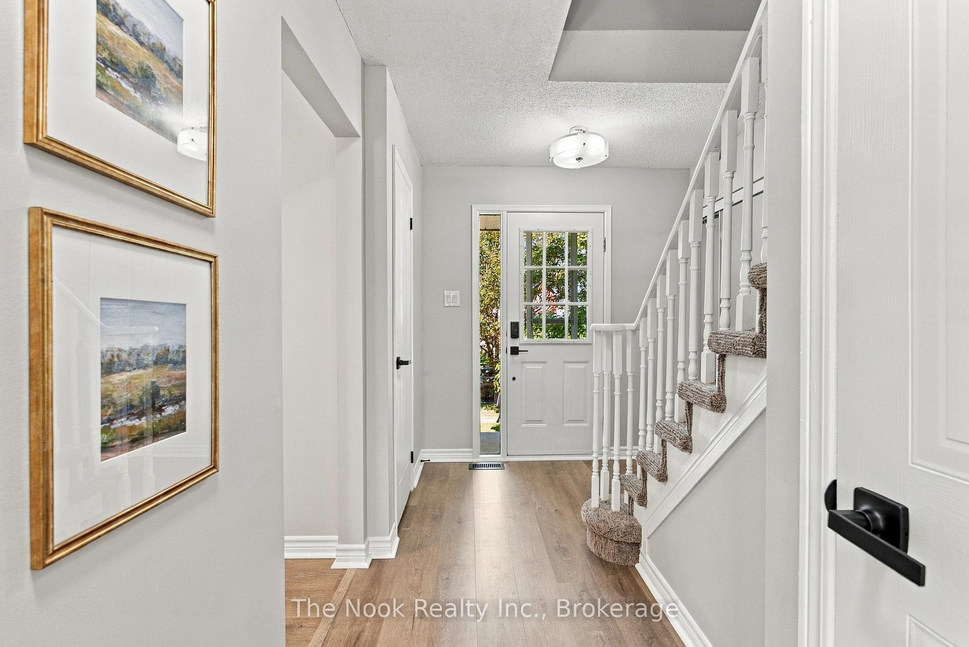 Photo 5 of 38 Galbraith Court, Clarington, Bowmanville — HOMEH
