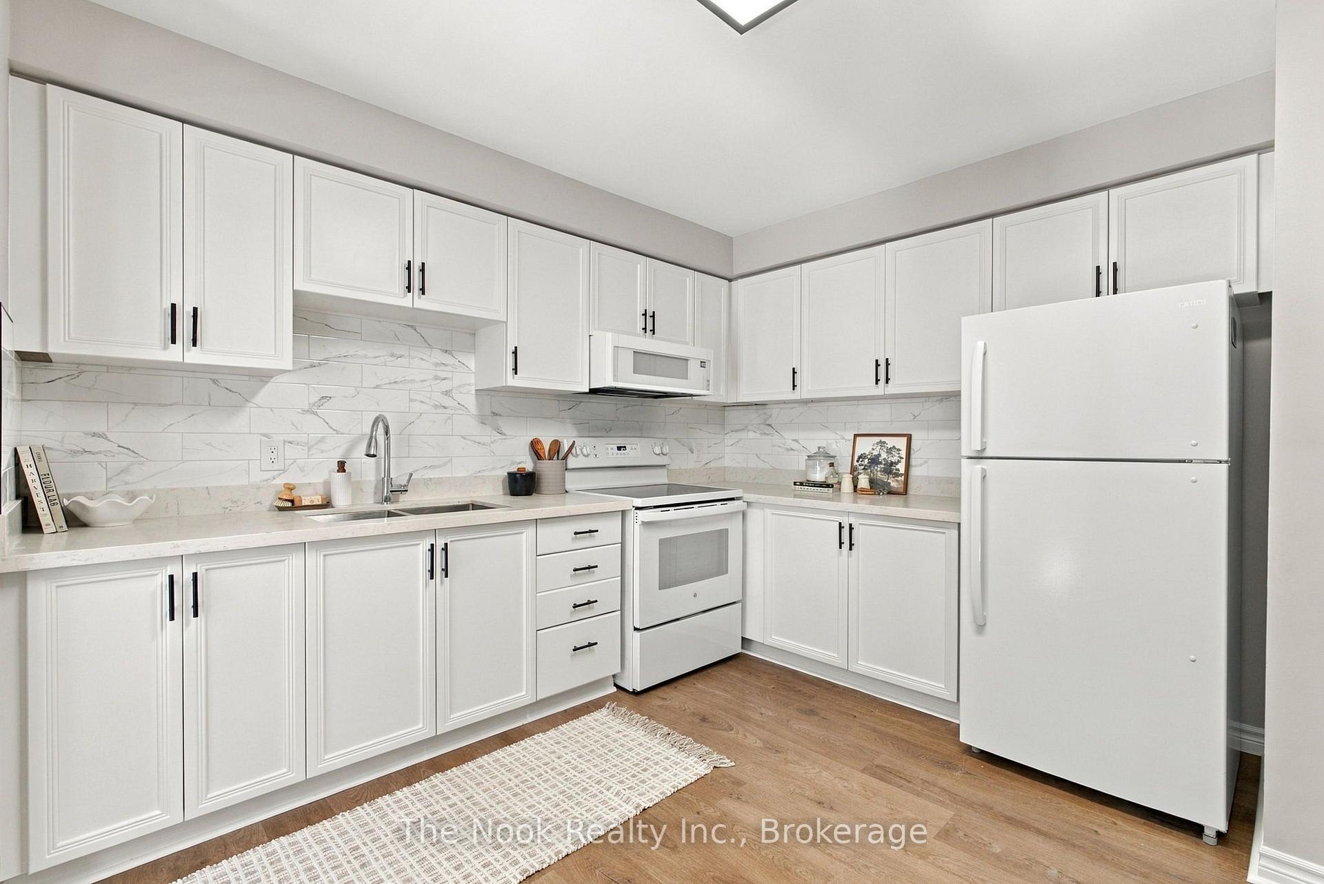 Photo 11 of 38 Galbraith Court, Clarington, Bowmanville — HOMEH