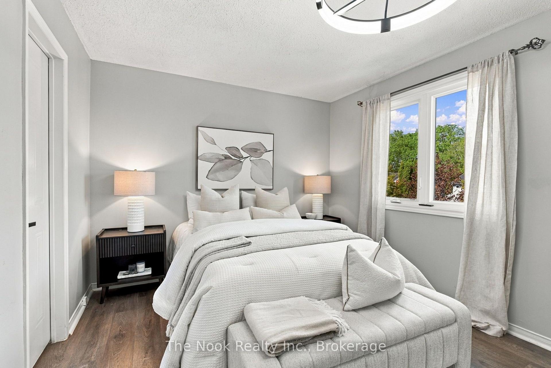 Photo 21 of 38 Galbraith Court, Clarington, Bowmanville — HOMEH