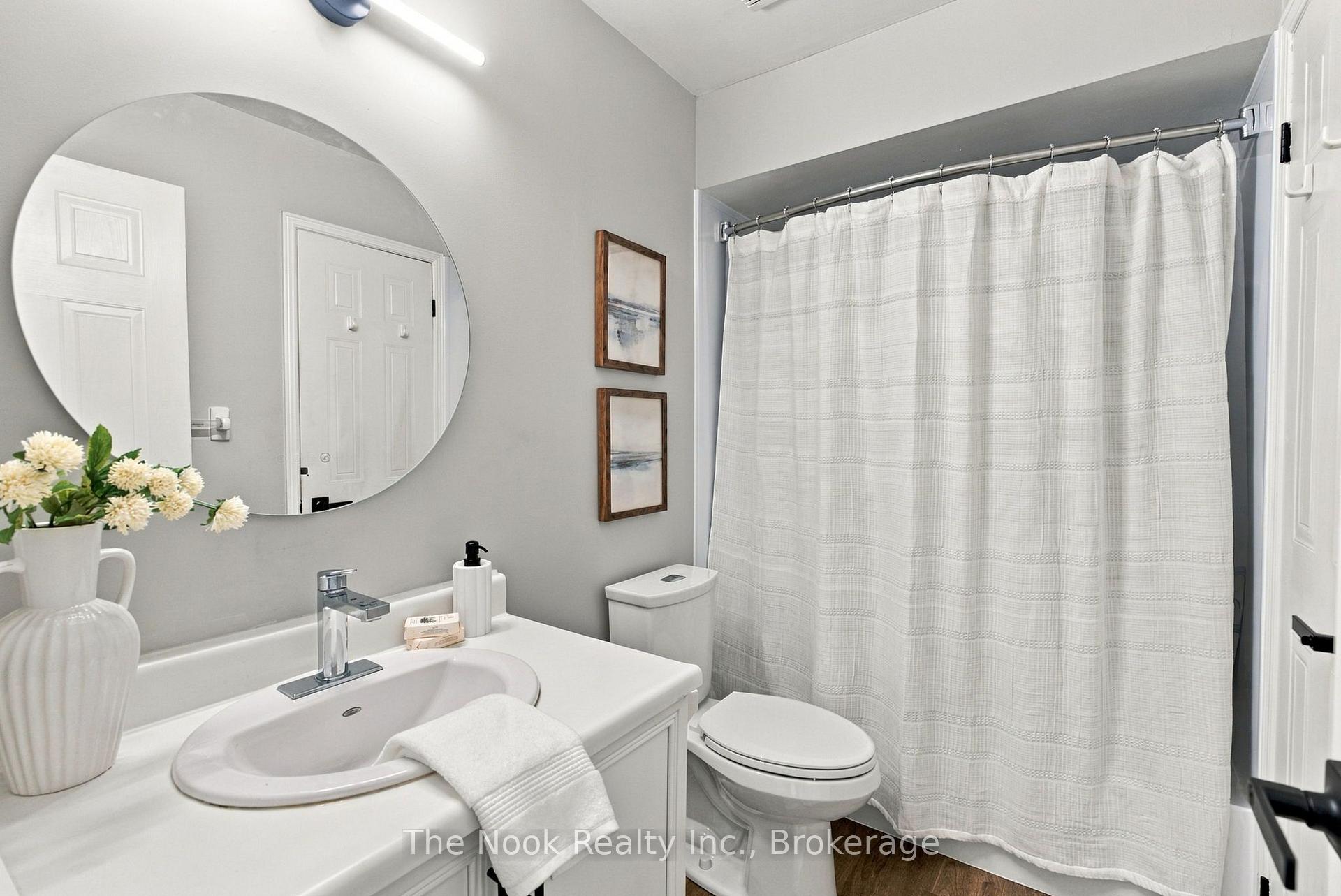 Photo 24 of 38 Galbraith Court, Clarington, Bowmanville — HOMEH