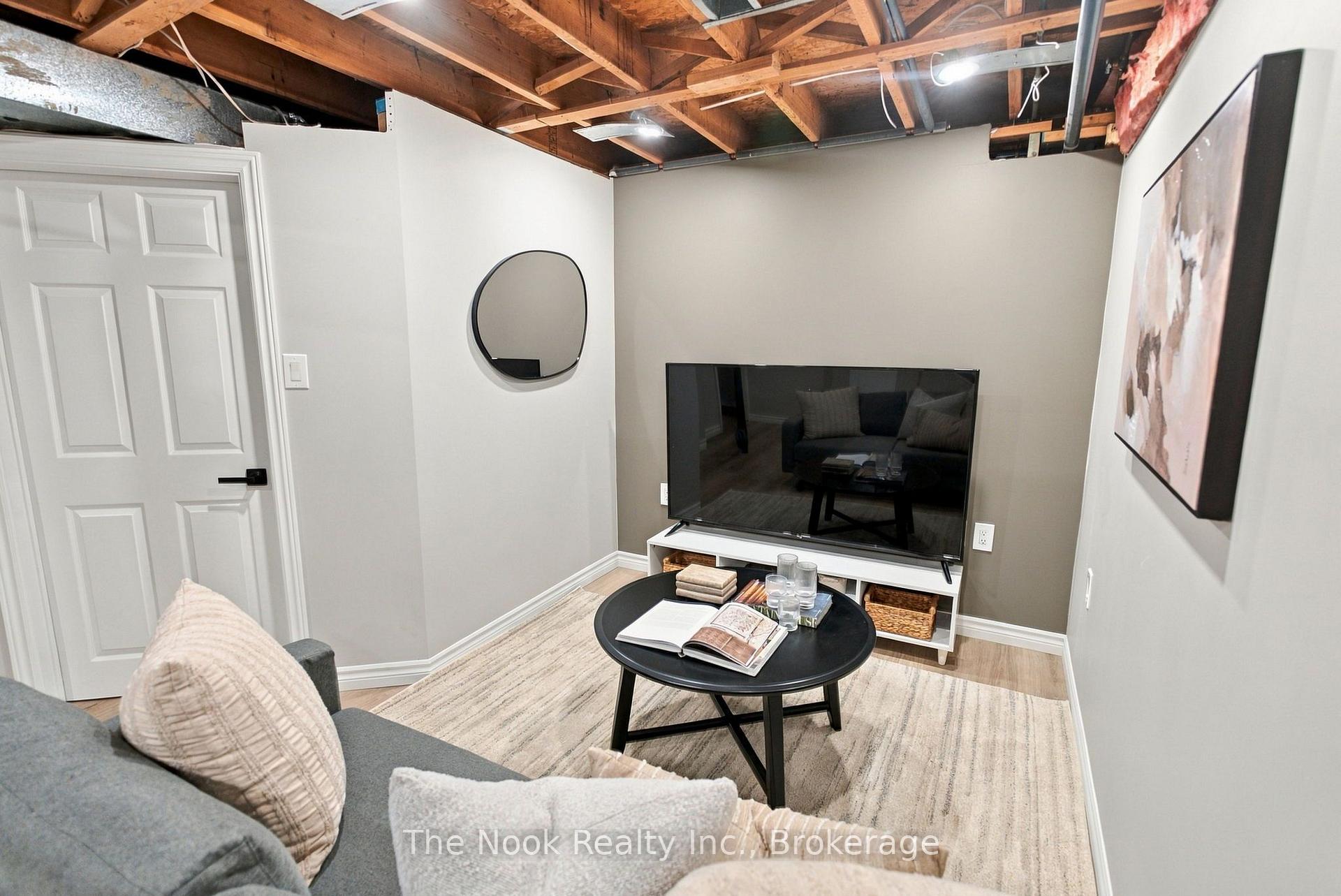 Photo 30 of 38 Galbraith Court, Clarington, Bowmanville — HOMEH