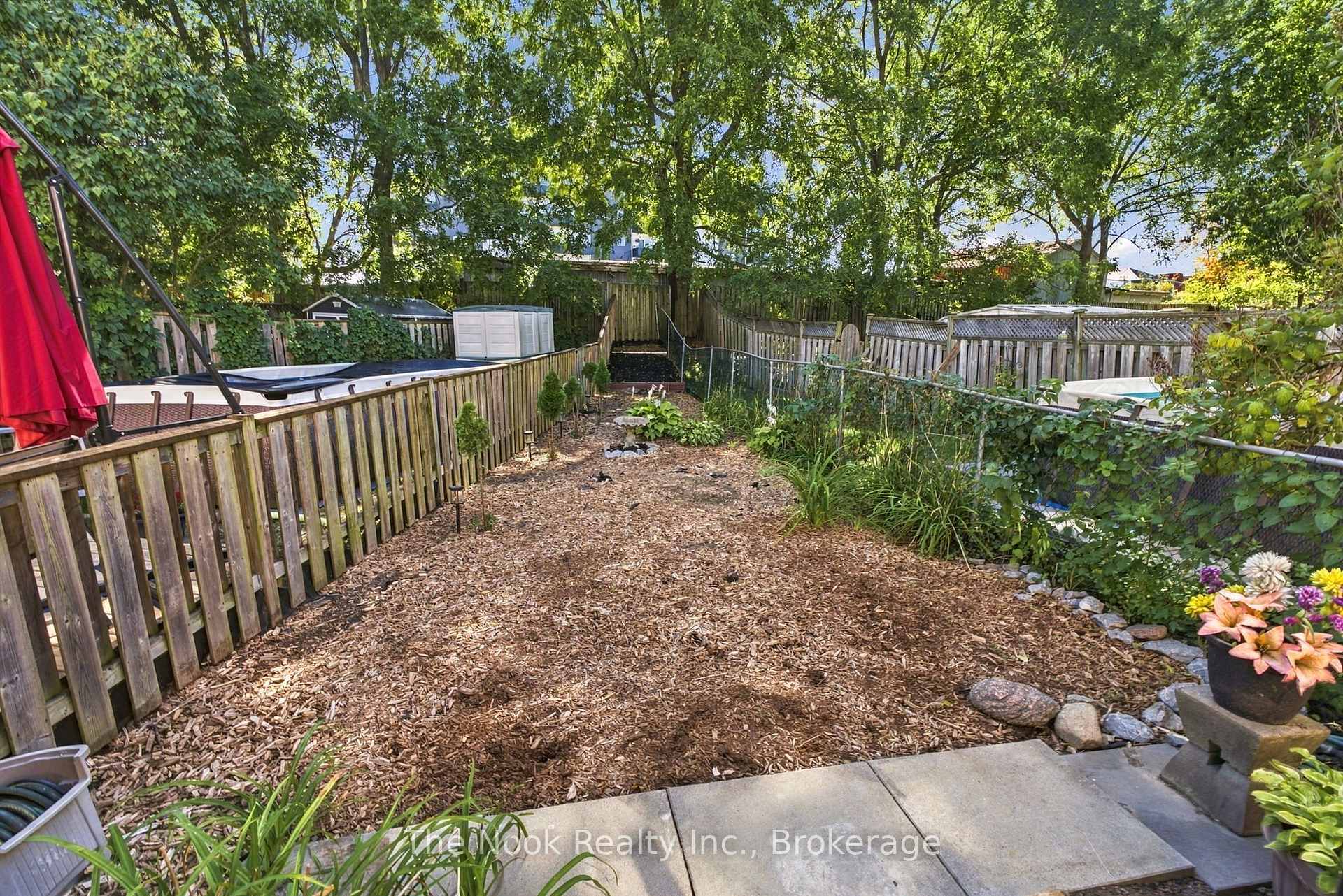 Photo 37 of 38 Galbraith Court, Clarington, Bowmanville — HOMEH