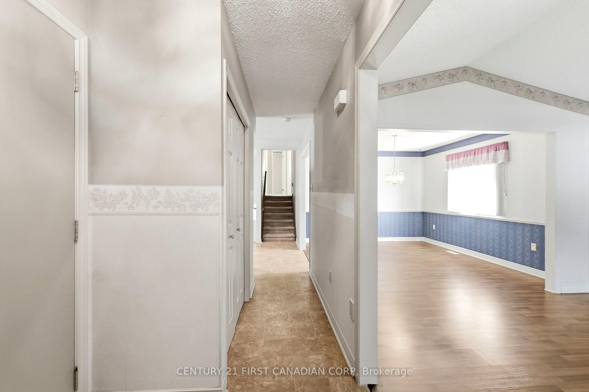 Photo 4 of 30 Bonaventure Drive, London, East I — HOMEH
