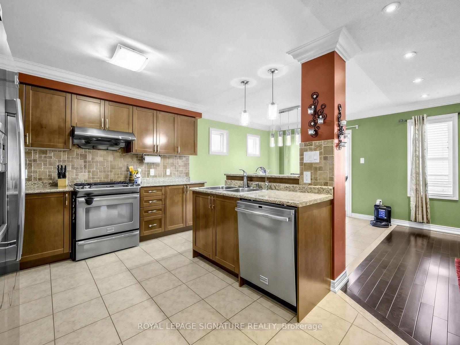 Photo 8 of 27 Shapland Crescent, Ajax, Northeast Ajax — HOMEH
