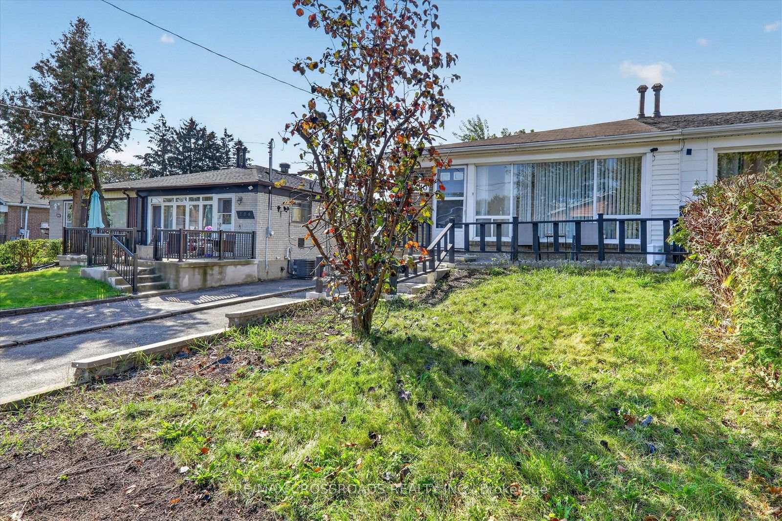 Photo 4 of 210 Linden Avenue, Scarborough, Kennedy Park — HOMEH