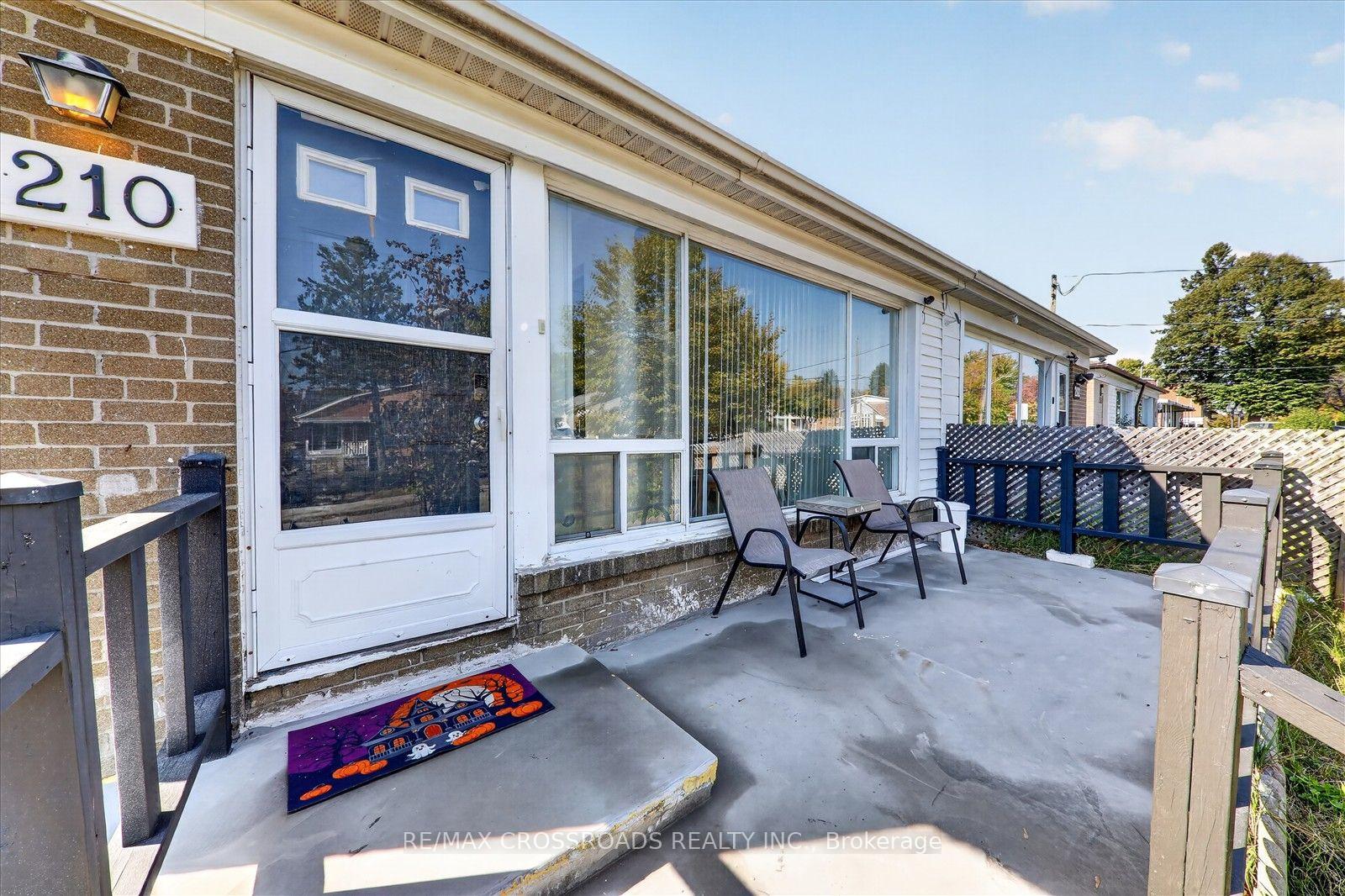 Photo 5 of 210 Linden Avenue, Scarborough, Kennedy Park — HOMEH