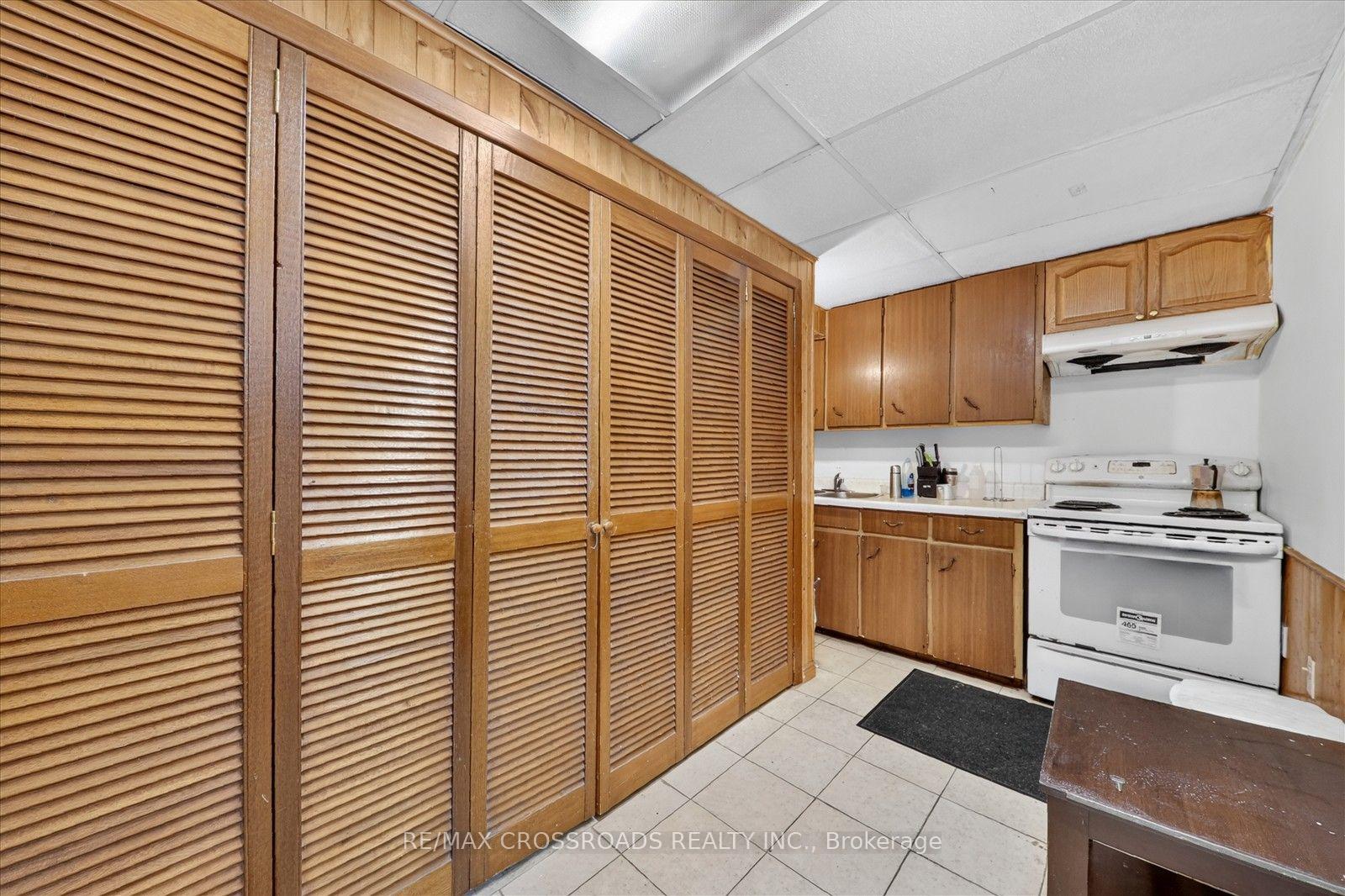 Photo 25 of 210 Linden Avenue, Scarborough, Kennedy Park — HOMEH