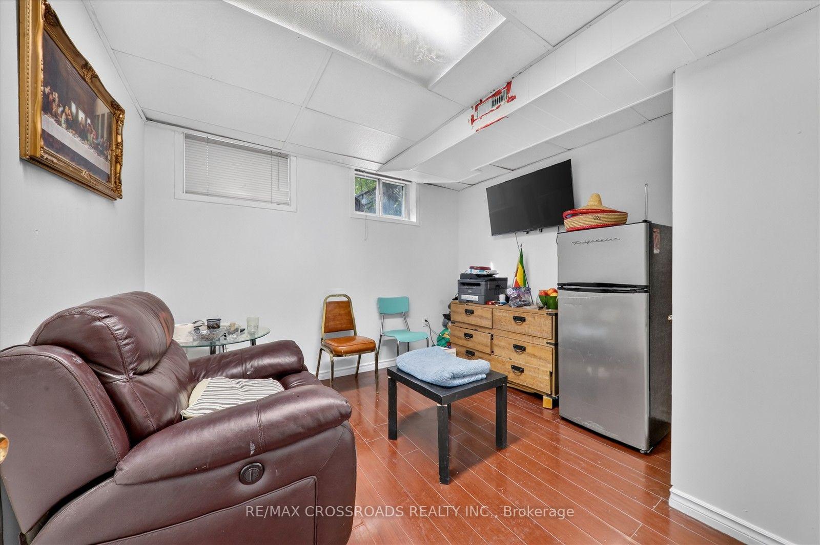Photo 26 of 210 Linden Avenue, Scarborough, Kennedy Park — HOMEH