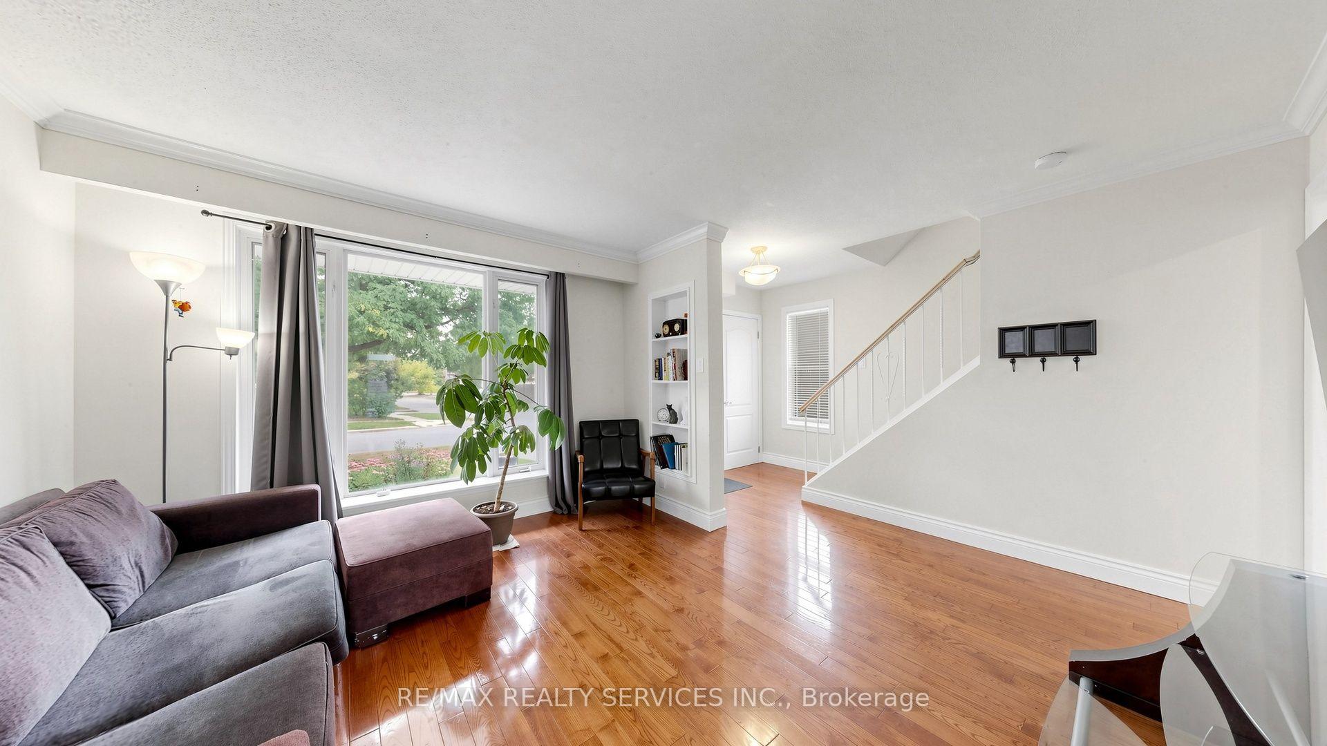 Photo 8 of 716 Eaglemount Crescent, Mississauga, Erindale — HOMEH