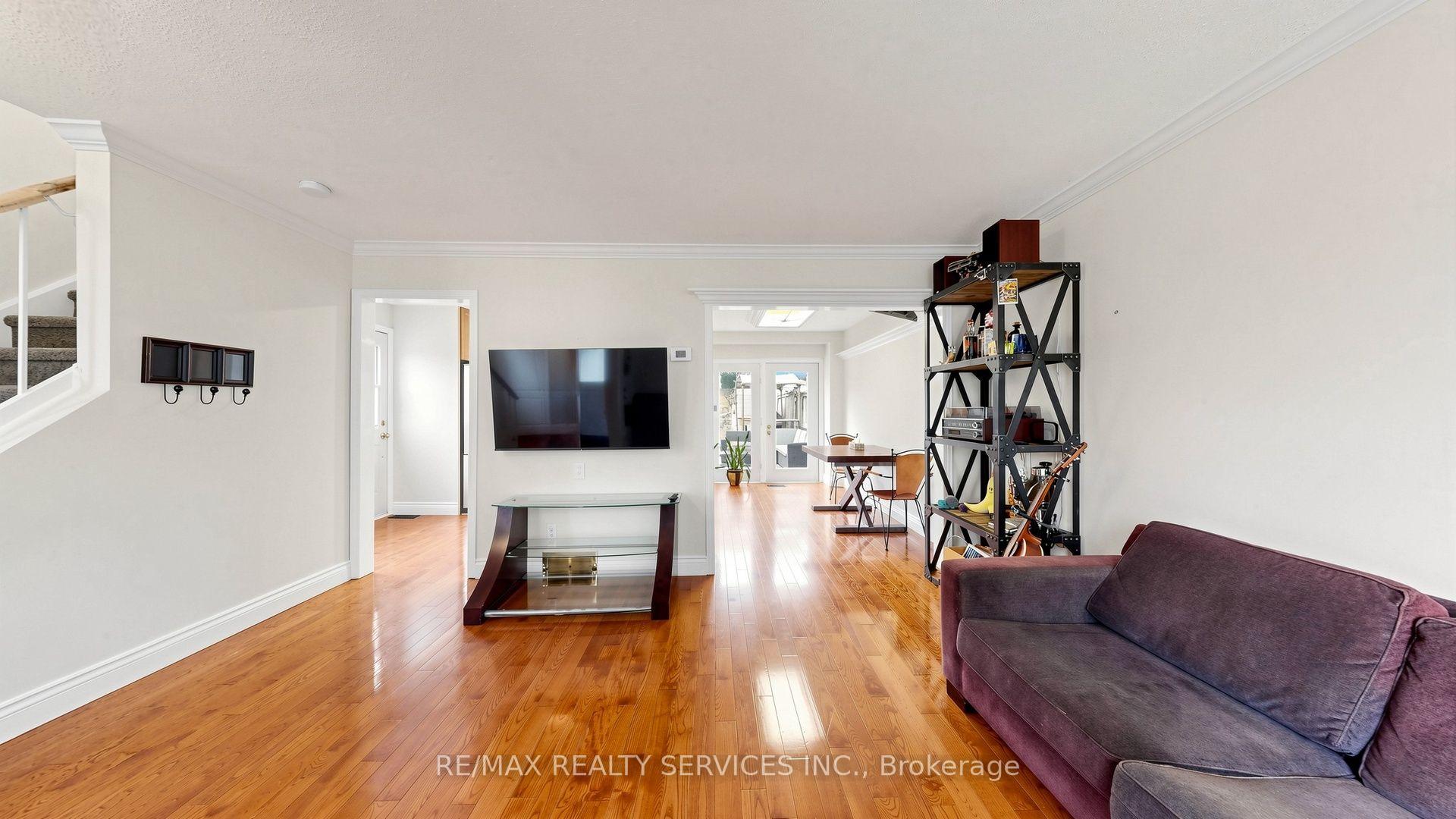 Photo 9 of 716 Eaglemount Crescent, Mississauga, Erindale — HOMEH