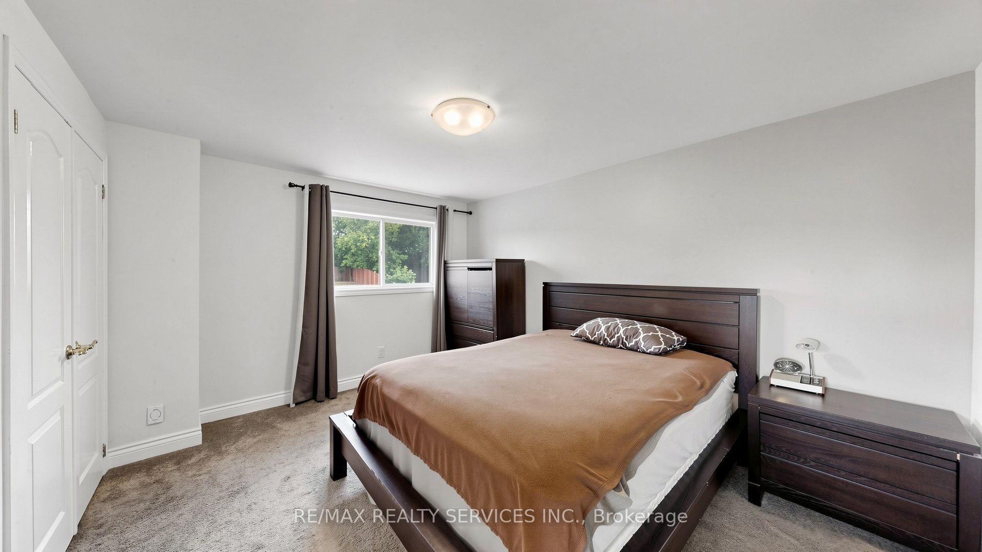 Photo 19 of 716 Eaglemount Crescent, Mississauga, Erindale — HOMEH