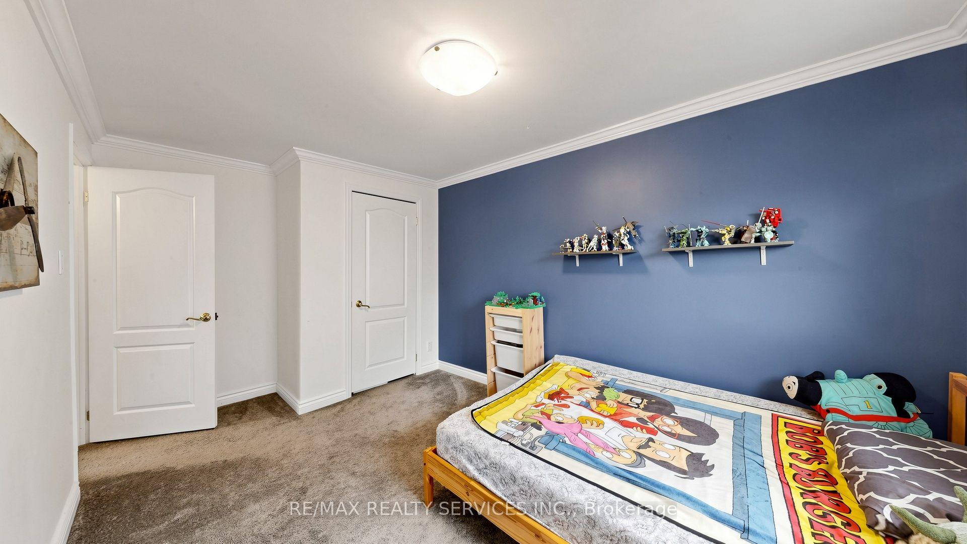 Photo 24 of 716 Eaglemount Crescent, Mississauga, Erindale — HOMEH