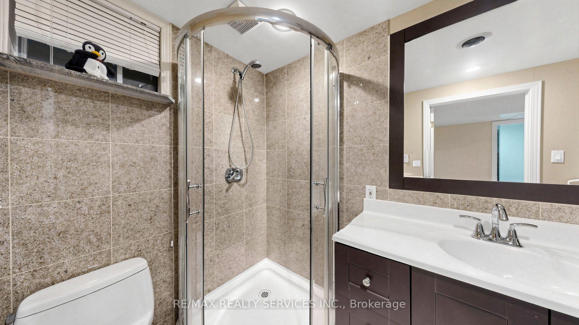 Photo 36 of 716 Eaglemount Crescent, Mississauga, Erindale — HOMEH