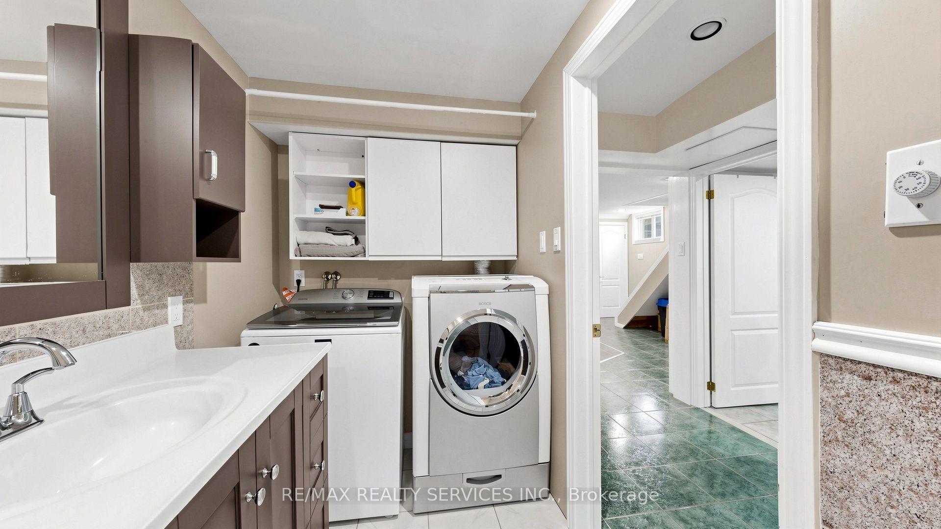 Photo 37 of 716 Eaglemount Crescent, Mississauga, Erindale — HOMEH