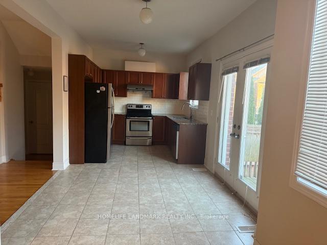 Photo 10 of 1063 Warby Trail, Newmarket, Stonehaven-Wyndham — HOMEH