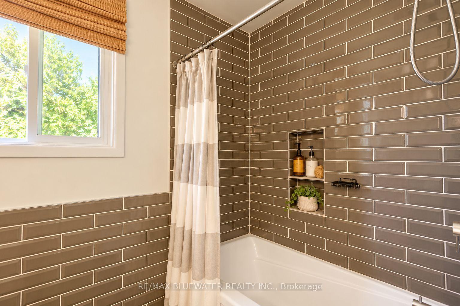 Photo 26 of 71251 Bluewater Highway, Bluewater, Hay — HOMEH