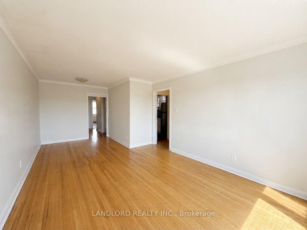 Photo 6 of Unit 2nd Fl, 82 Lanark Avenue, Toronto, Oakwood Village — HOMEH