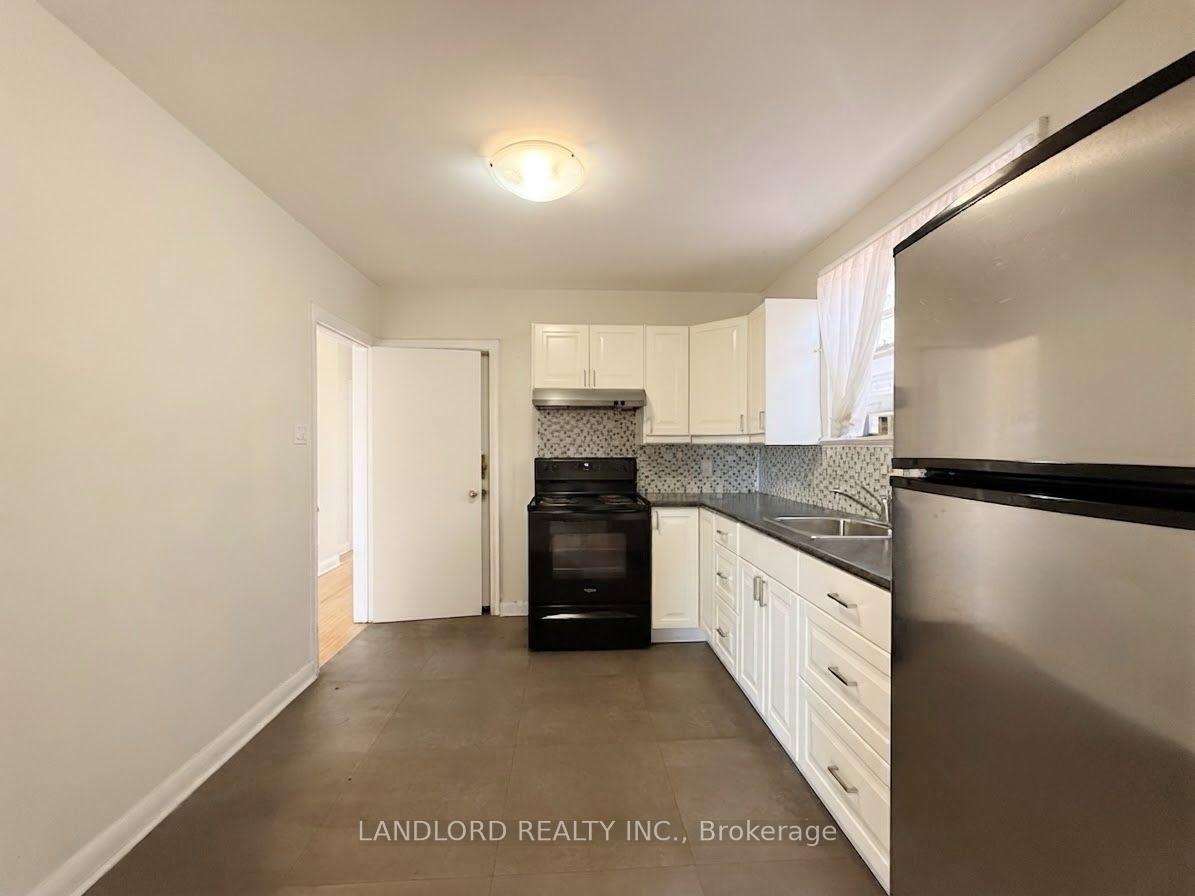 Photo 9 of Unit 2nd Fl, 82 Lanark Avenue, Toronto, Oakwood Village — HOMEH