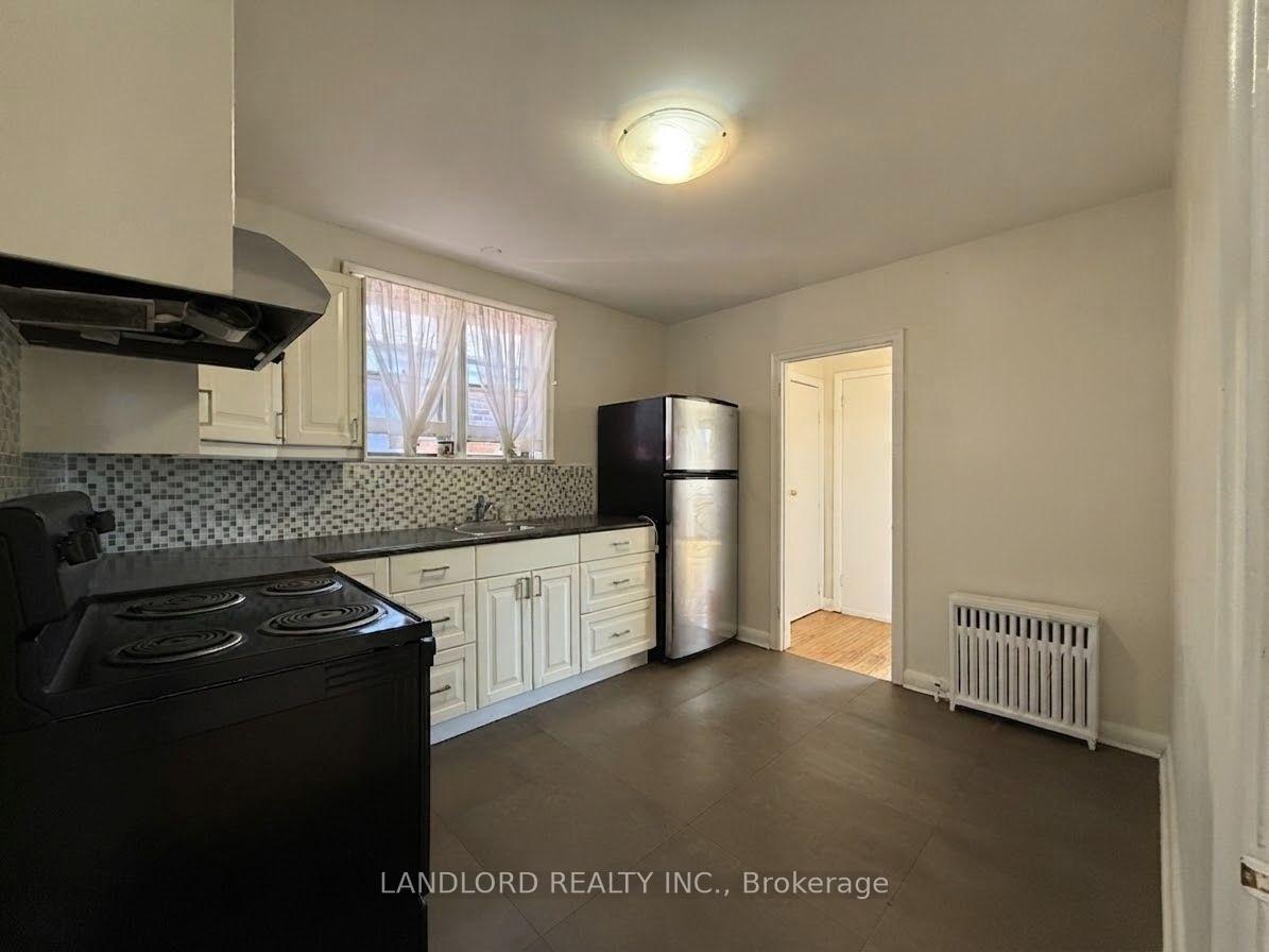 Photo 11 of Unit 2nd Fl, 82 Lanark Avenue, Toronto, Oakwood Village — HOMEH
