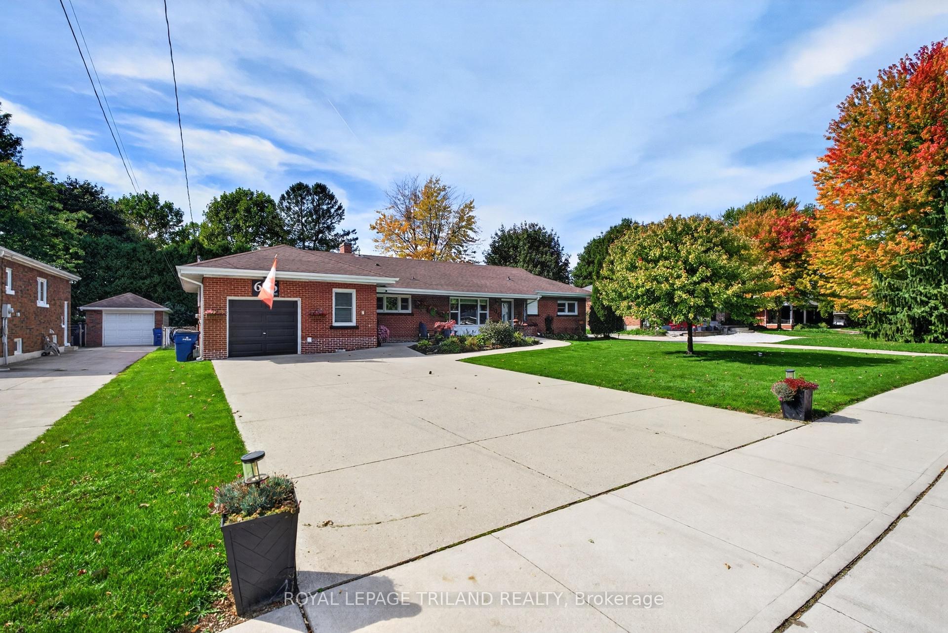 Photo 3 of 696 Queen Street, Chatham-Kent, Chatham — HOMEH