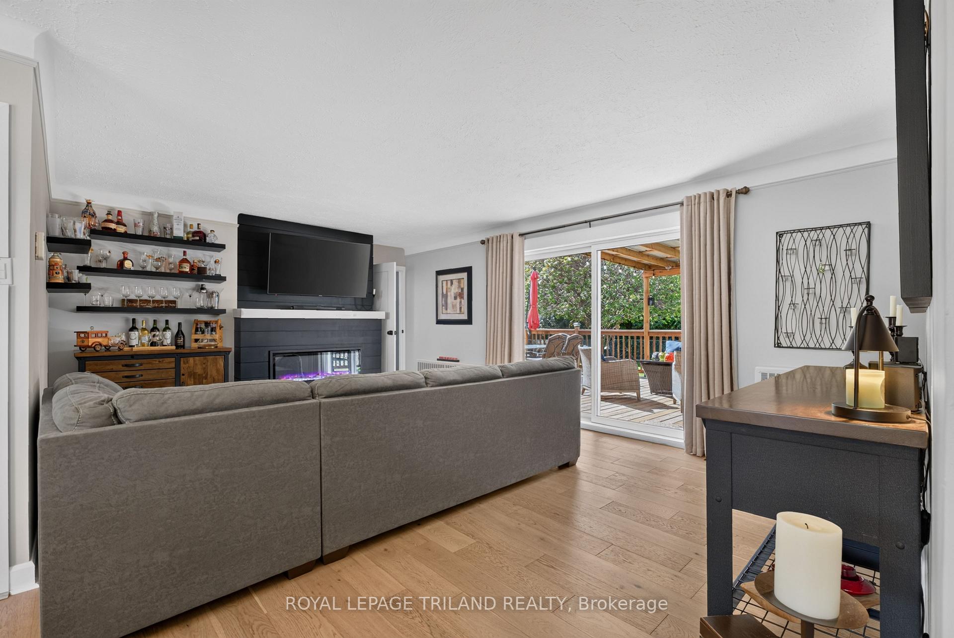 Photo 16 of 696 Queen Street, Chatham-Kent, Chatham — HOMEH