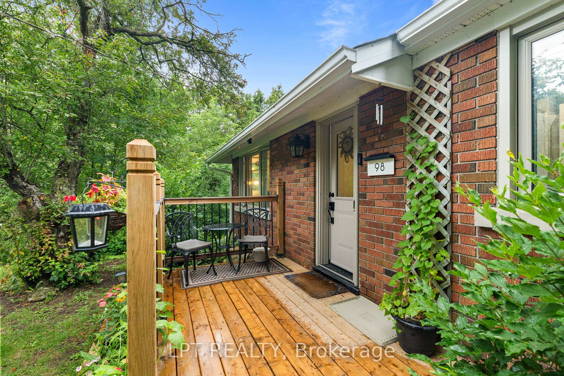Photo 8 of 98 Don Mor Drive, Newmarket, Central Newmarket — HOMEH