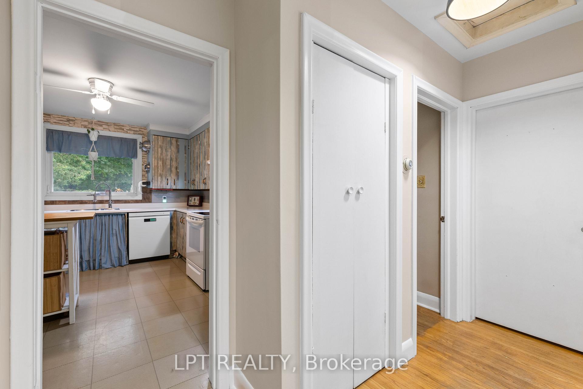 Photo 9 of 98 Don Mor Drive, Newmarket, Central Newmarket — HOMEH
