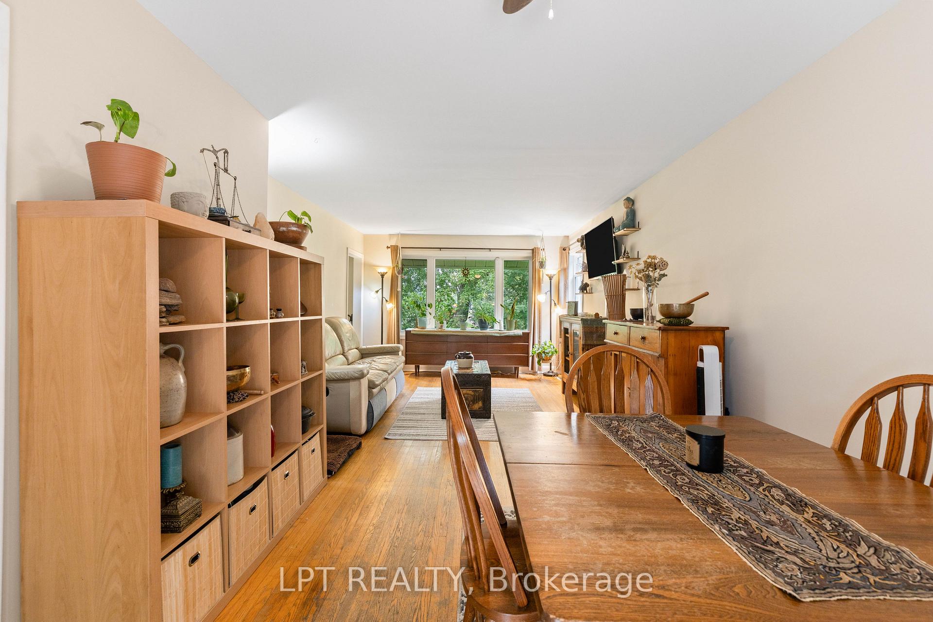 Photo 15 of 98 Don Mor Drive, Newmarket, Central Newmarket — HOMEH