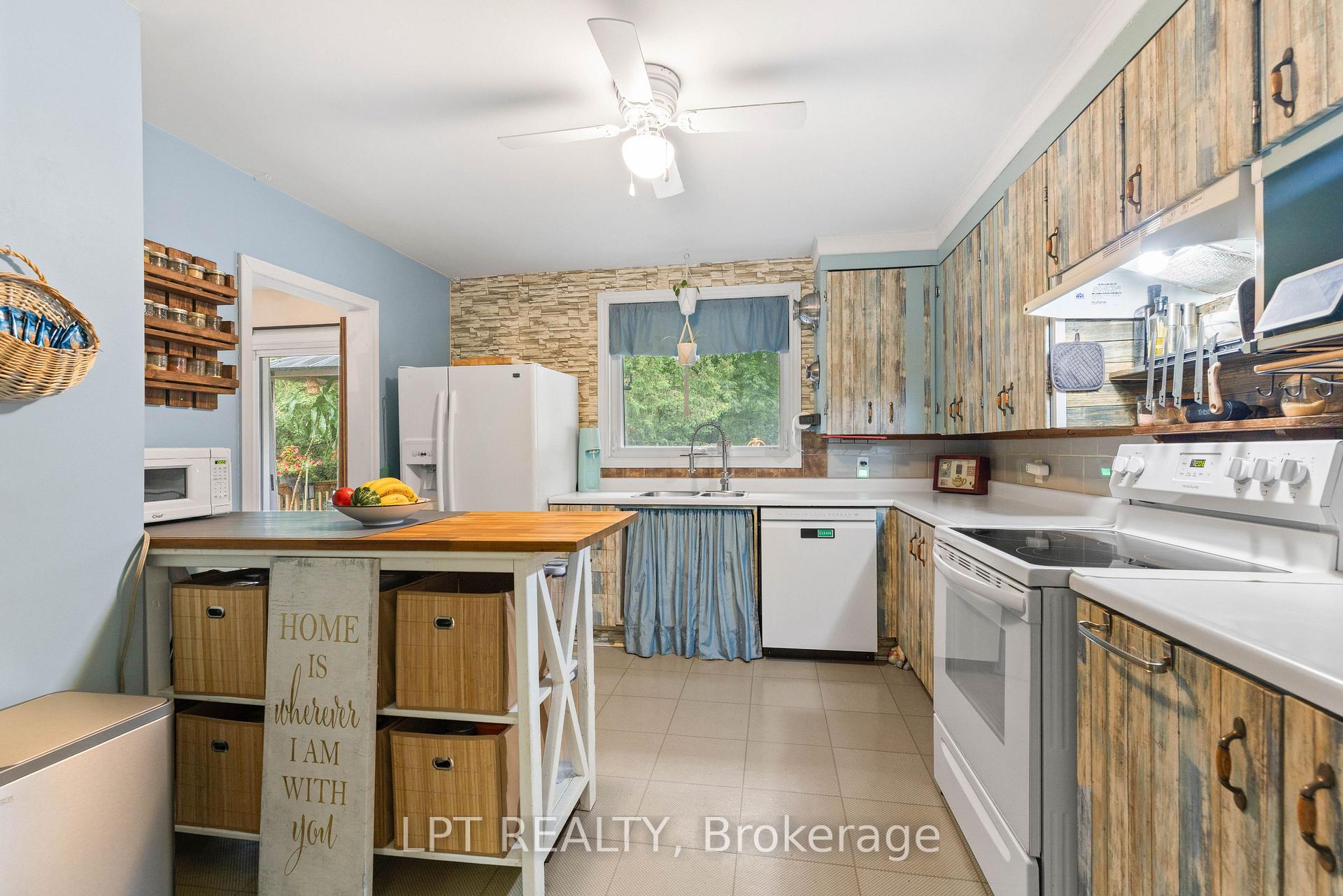 Photo 20 of 98 Don Mor Drive, Newmarket, Central Newmarket — HOMEH
