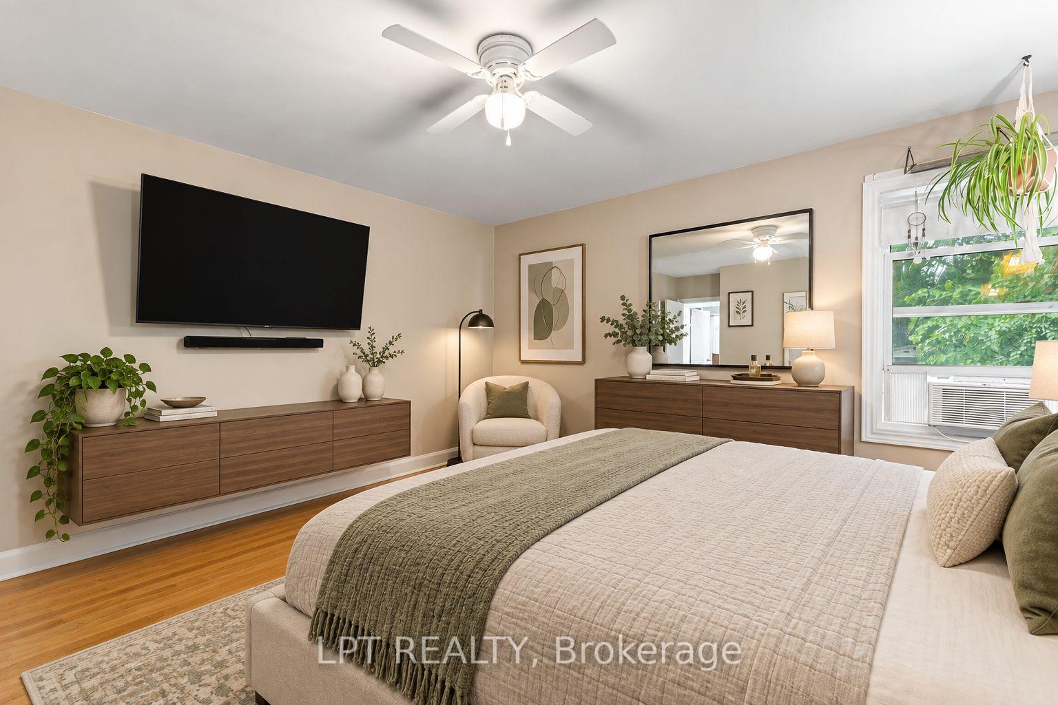 Photo 26 of 98 Don Mor Drive, Newmarket, Central Newmarket — HOMEH