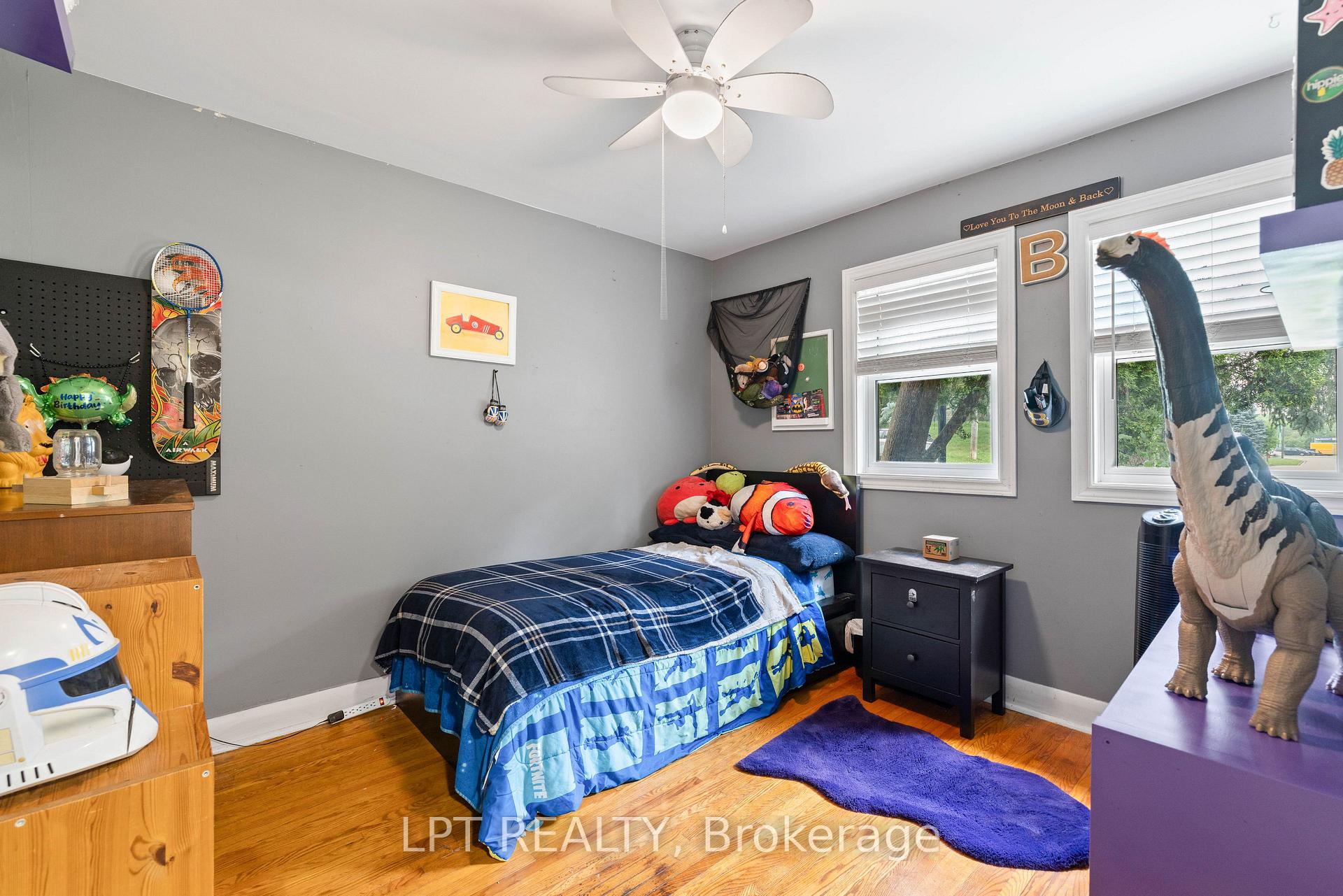 Photo 28 of 98 Don Mor Drive, Newmarket, Central Newmarket — HOMEH