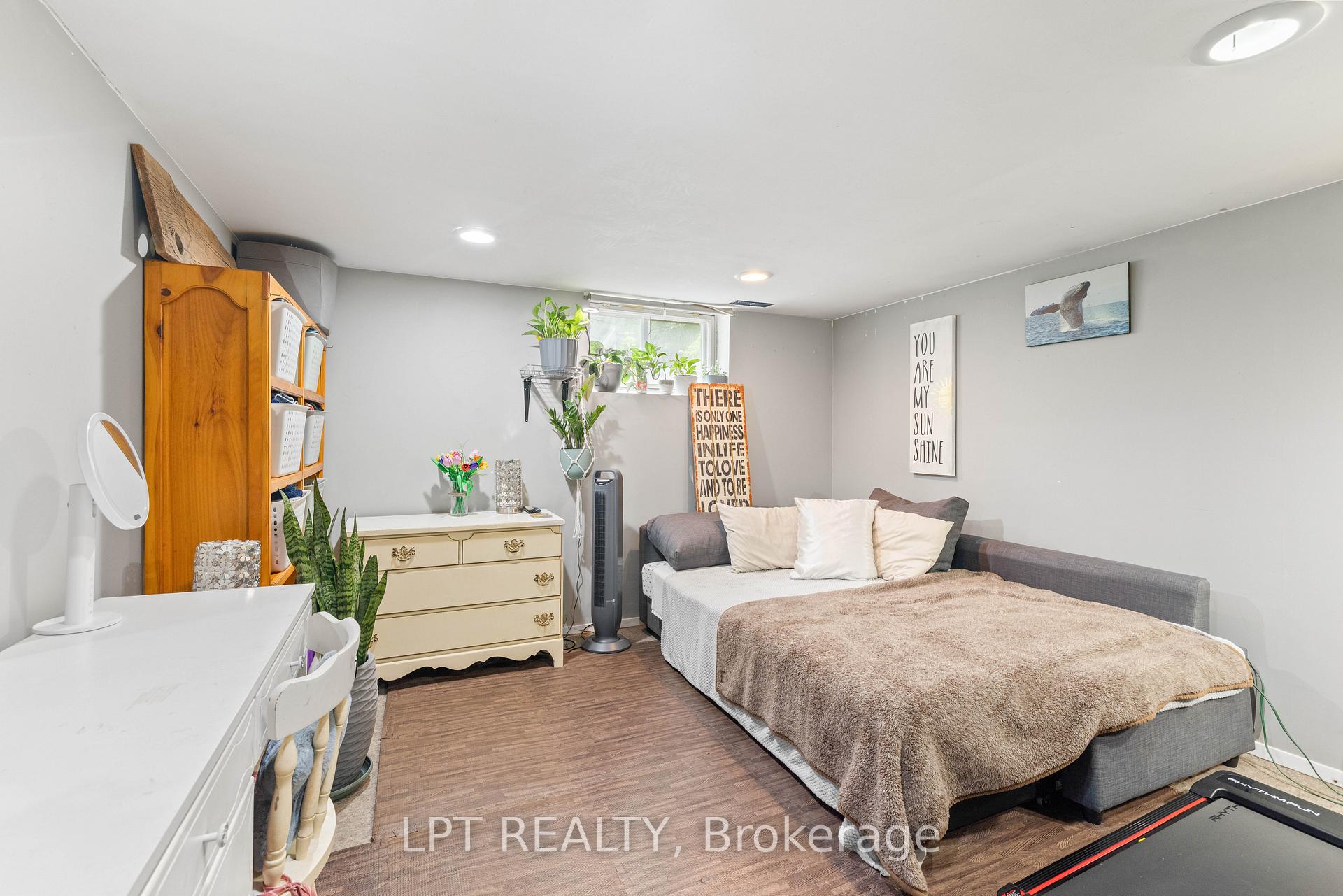 Photo 30 of 98 Don Mor Drive, Newmarket, Central Newmarket — HOMEH