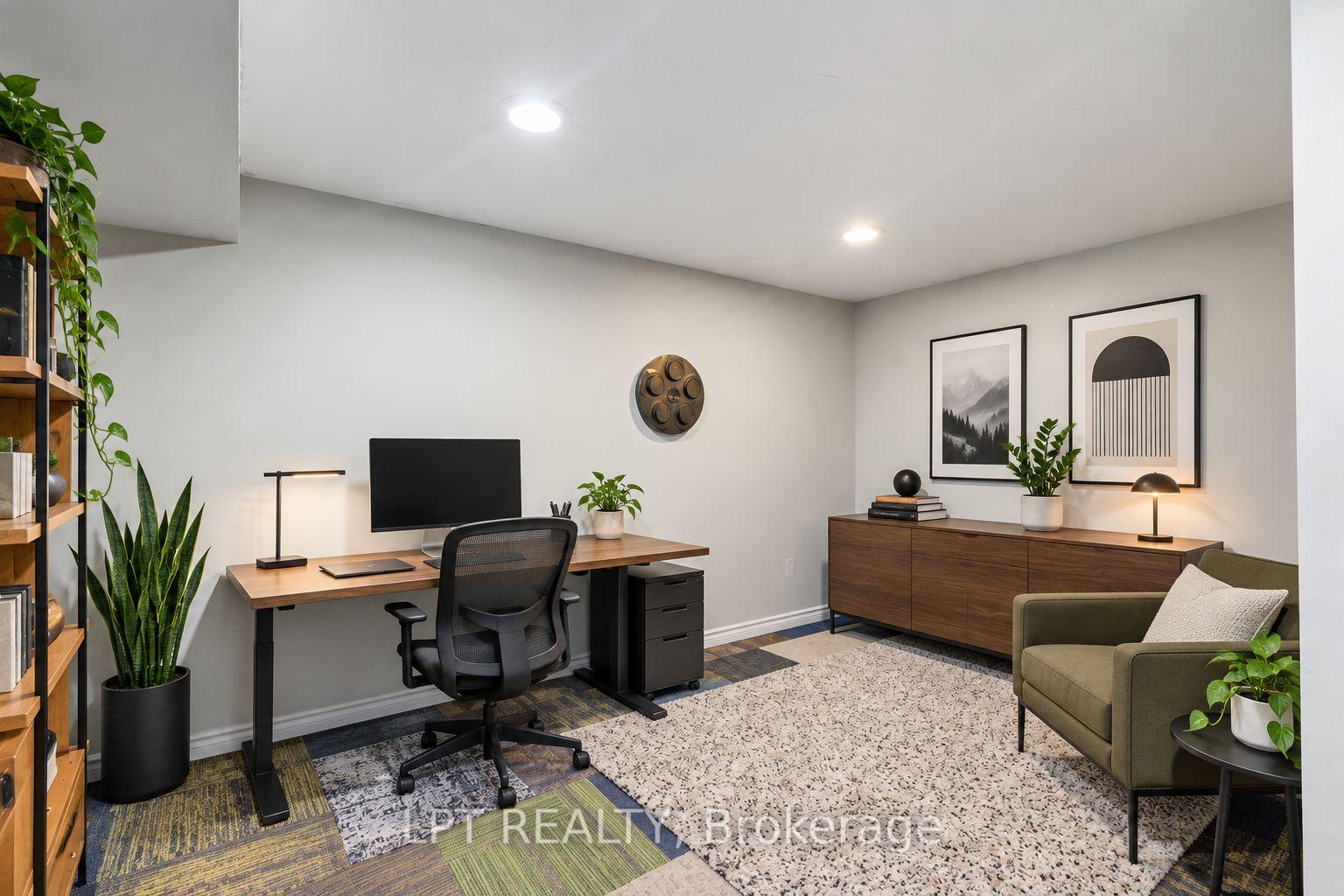 Photo 35 of 98 Don Mor Drive, Newmarket, Central Newmarket — HOMEH