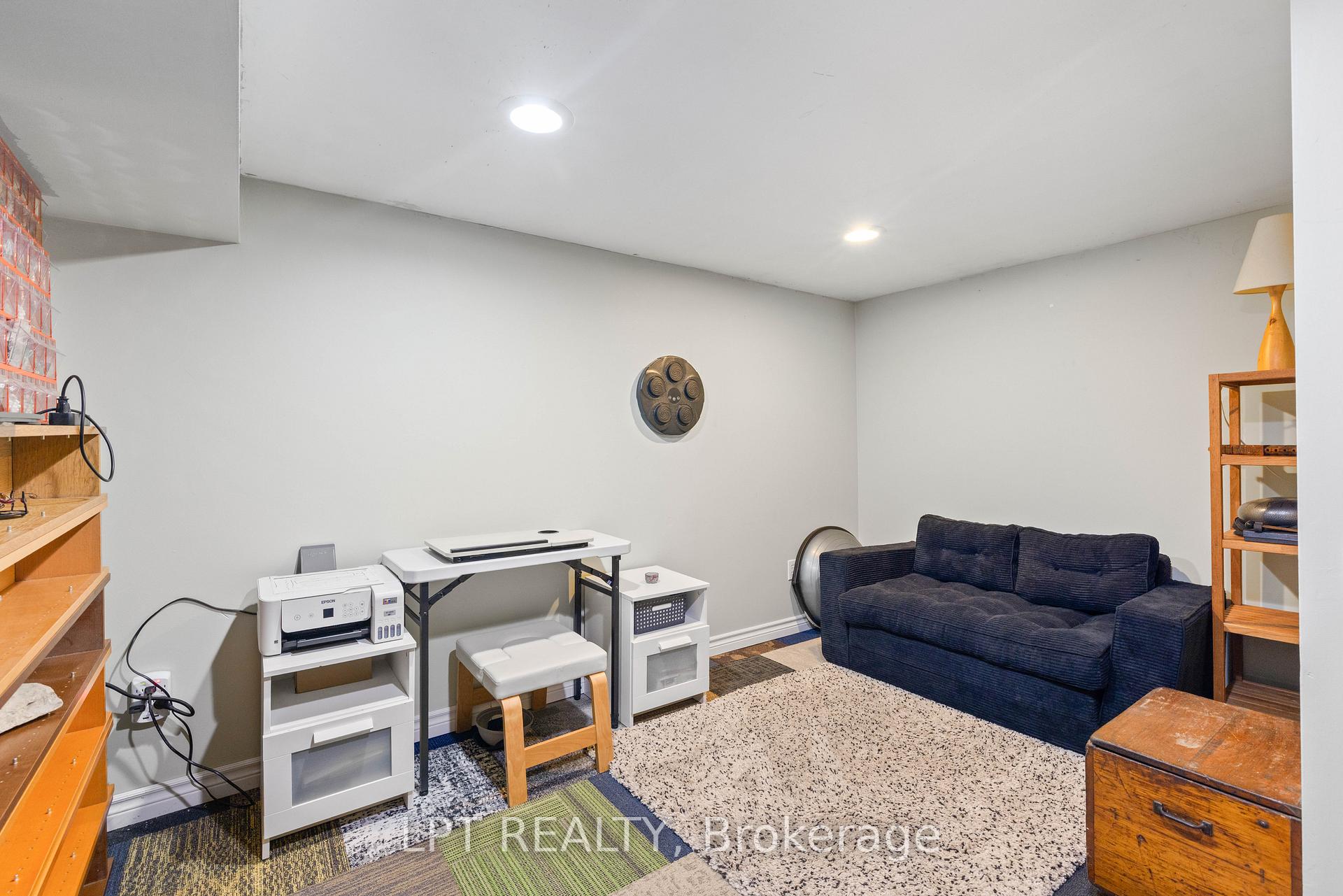 Photo 36 of 98 Don Mor Drive, Newmarket, Central Newmarket — HOMEH