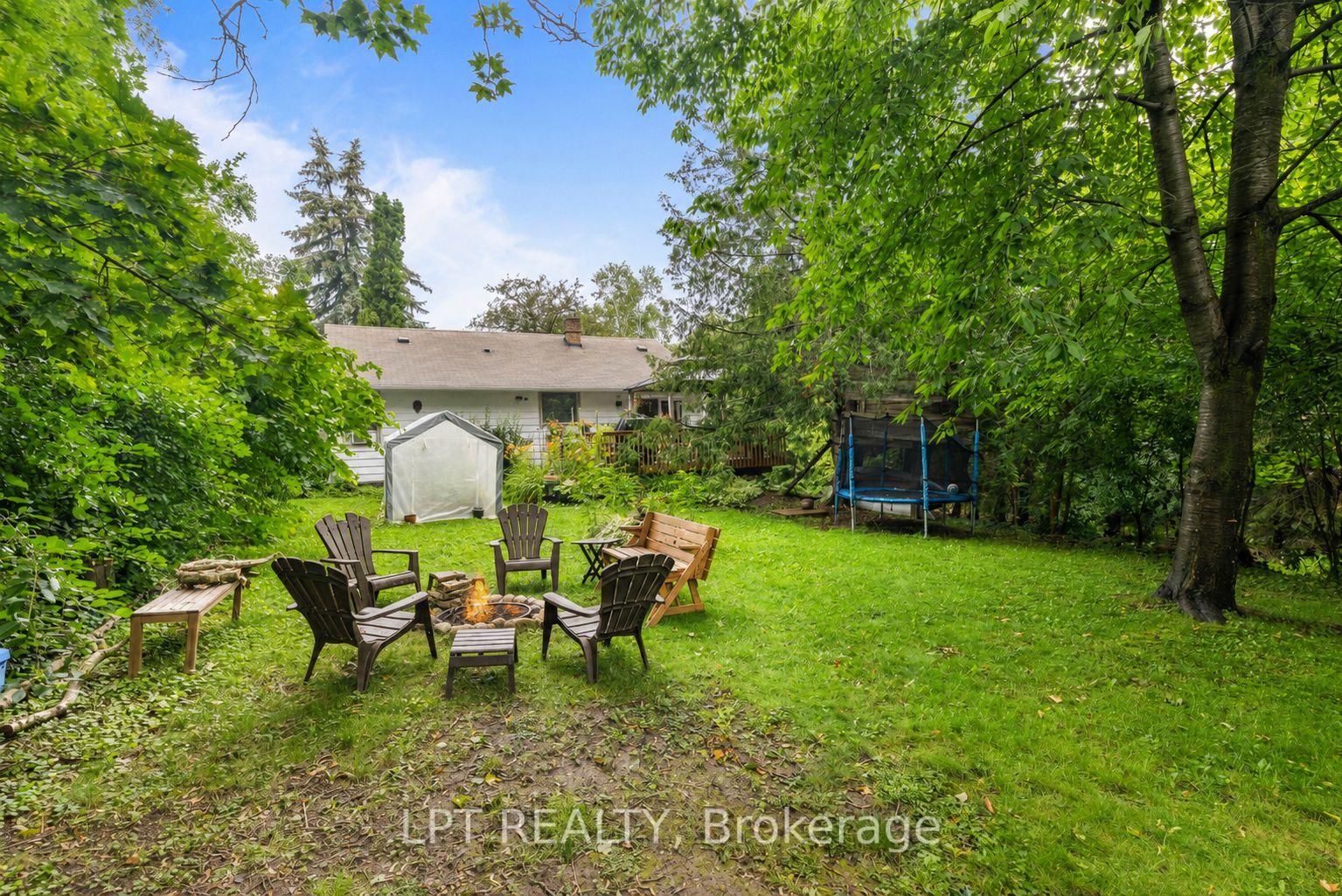 Photo 41 of 98 Don Mor Drive, Newmarket, Central Newmarket — HOMEH