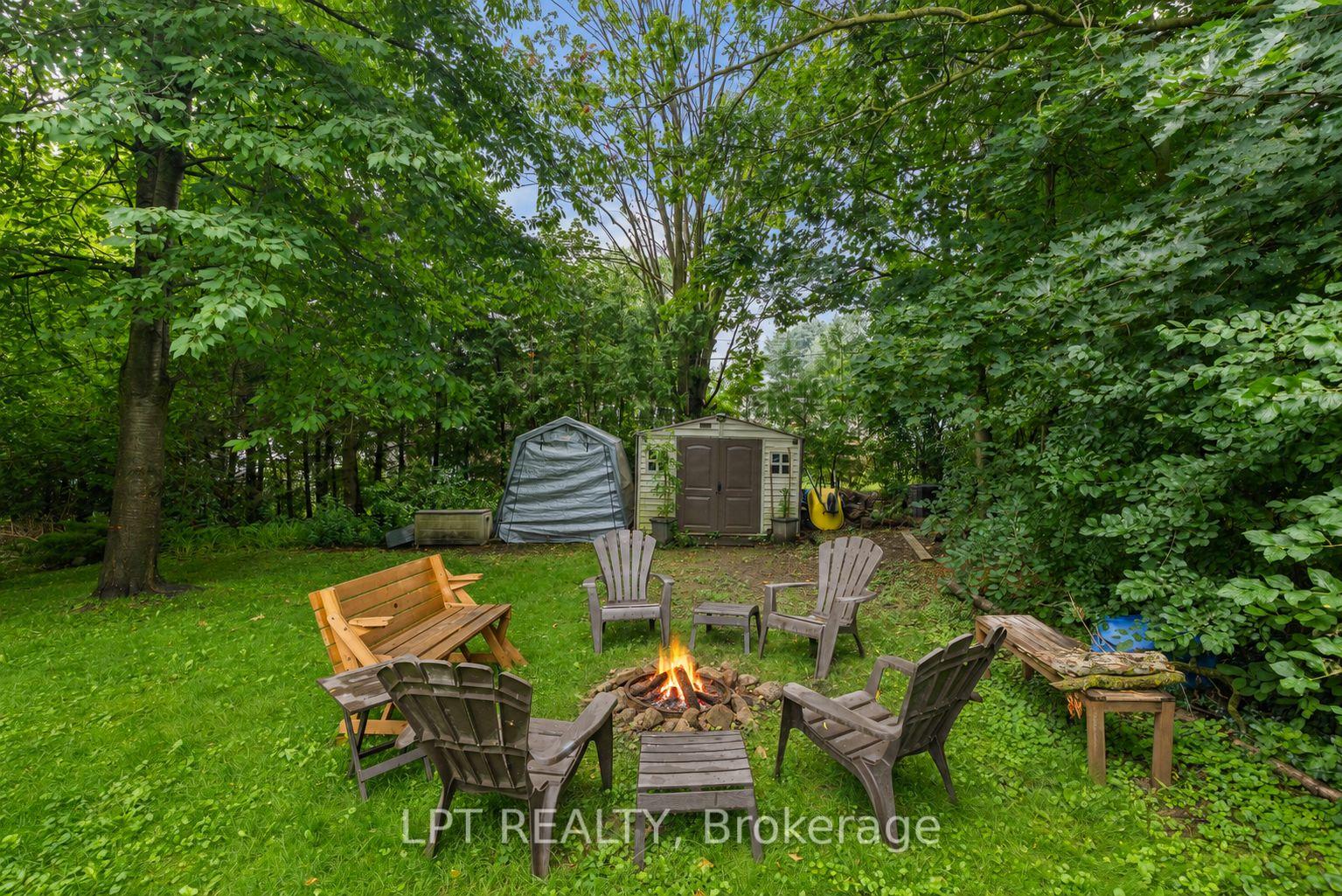 Photo 42 of 98 Don Mor Drive, Newmarket, Central Newmarket — HOMEH