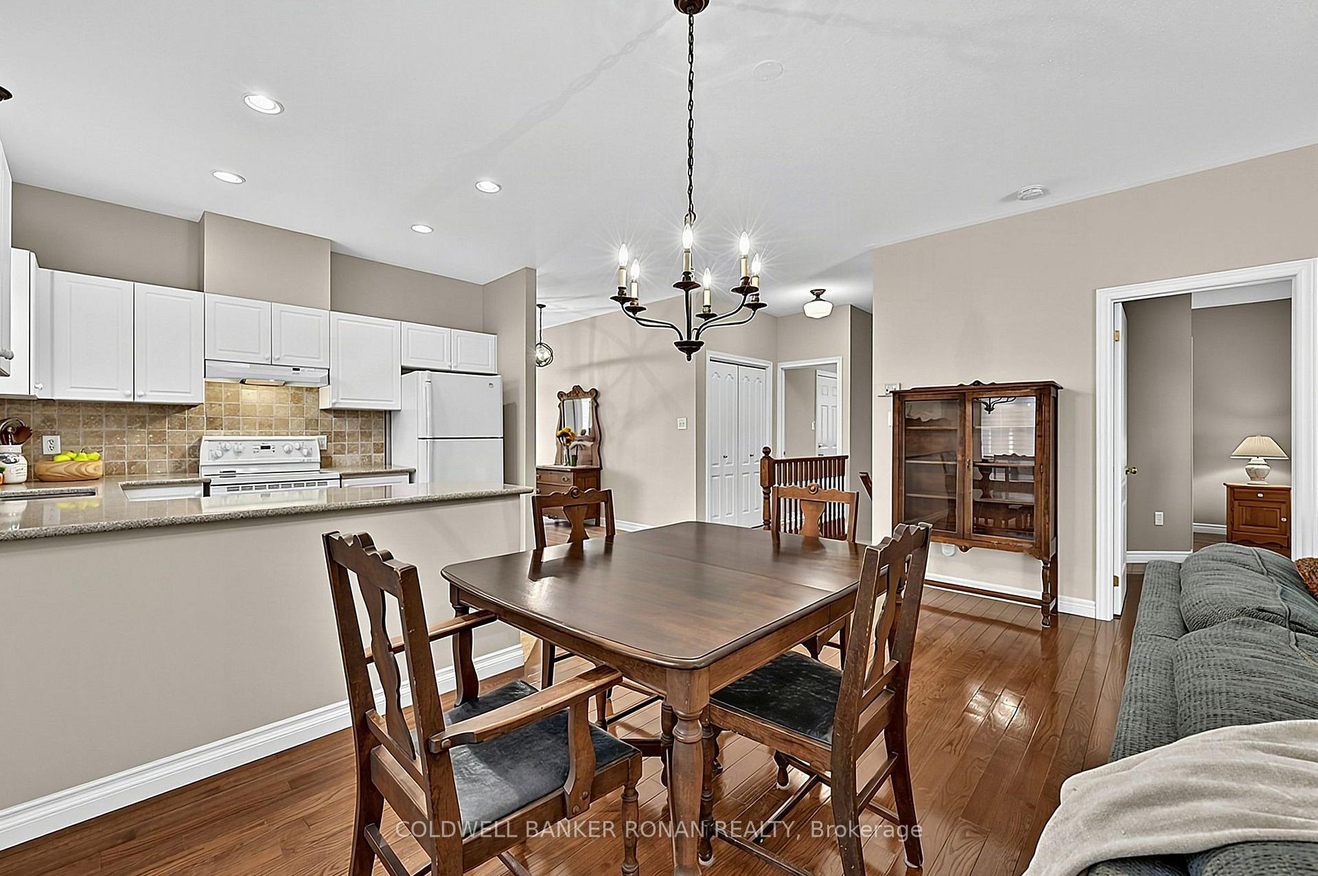 Photo 9 of 5 Hilliard Court, Caledon, Caledon East — HOMEH