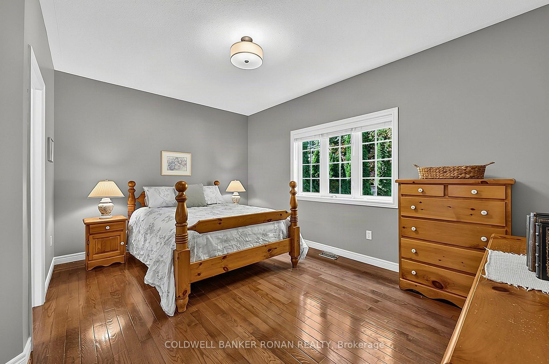 Photo 15 of 5 Hilliard Court, Caledon, Caledon East — HOMEH