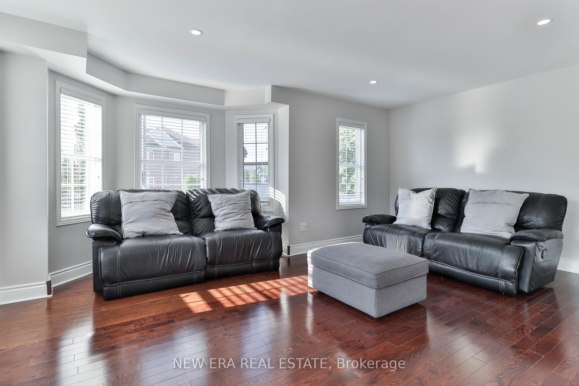 Photo 6 of 331 Davos Road, Vaughan, Vellore Village — HOMEH